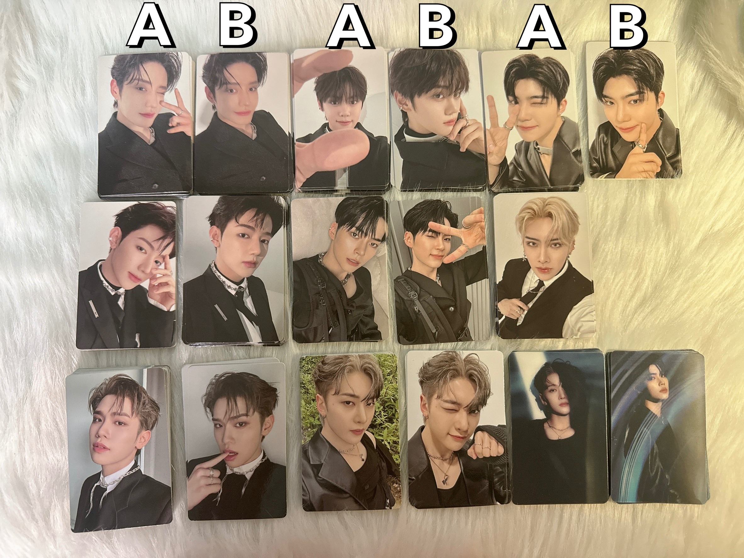 迷你二 黑版 專輯小卡（可能有廠損，介意勿購買）