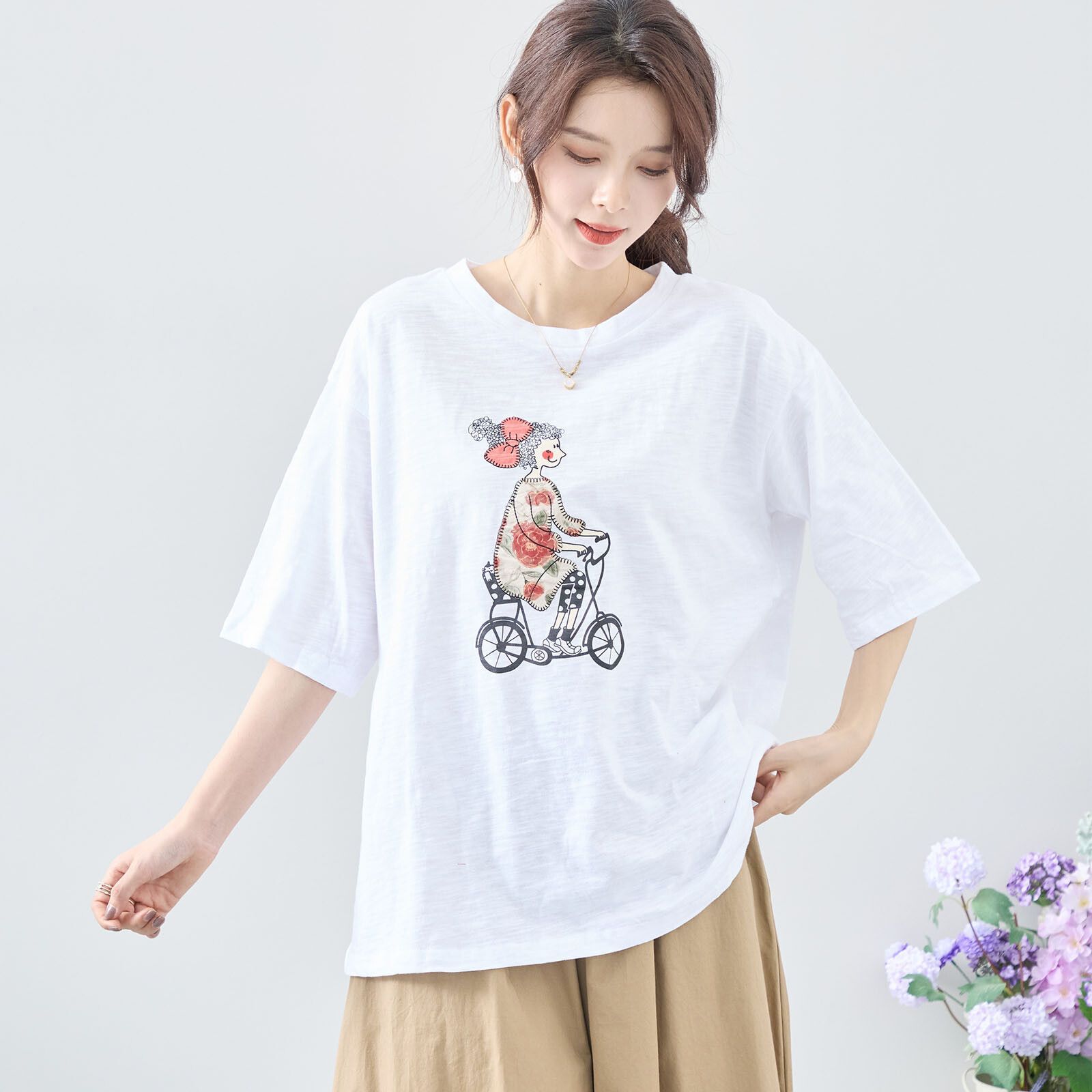 日本帶回現貨 日本TRUBE女裝  漫遊城市女孩系列  自行車漫遊女孩休閒短袖上衣 T-Shirt / T恤