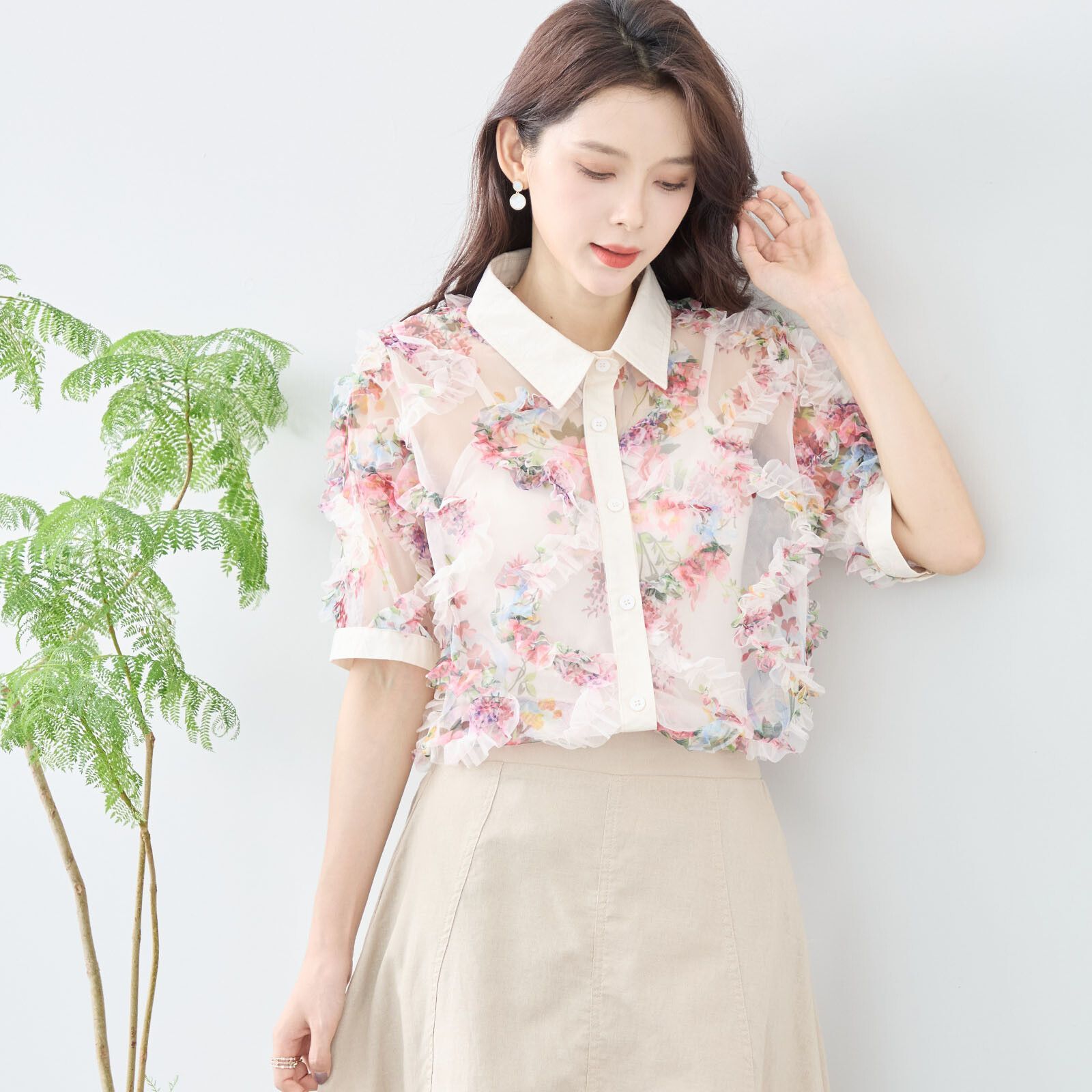 日本帶回現貨 日本TRUBE女裝 花飾造型短袖襯衫