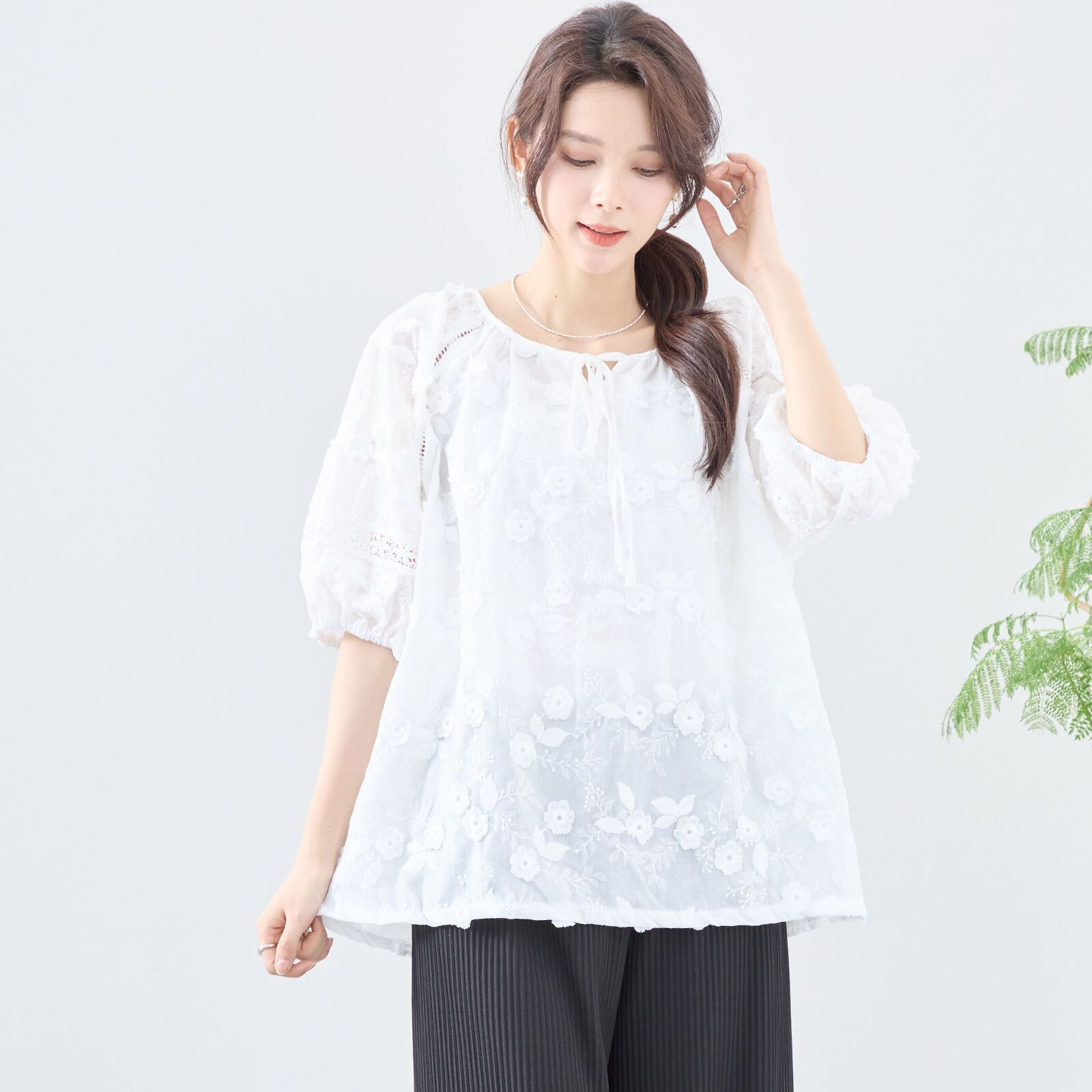 日本帶回現貨 日本TRUBE女裝 緞帶cotton氣質蕾絲花飾上衣