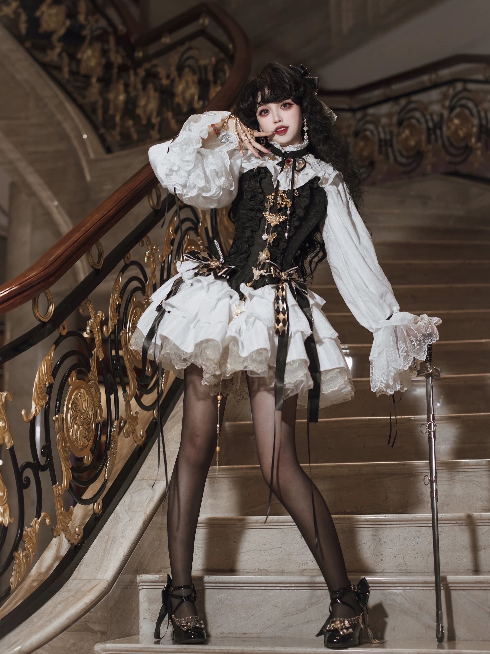 白色夢想家原創-脊骨大套裝（襯衫+假領+魚骨褲裙）