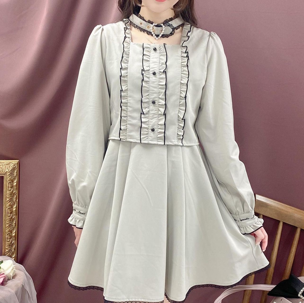 Robots正品-蕾絲洋裝（灰色）