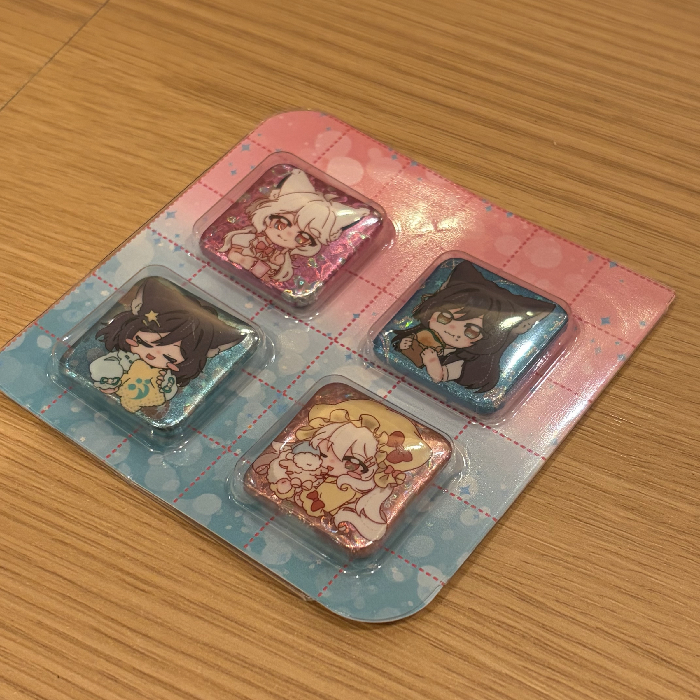 【4月新品】閃閃方格徽章