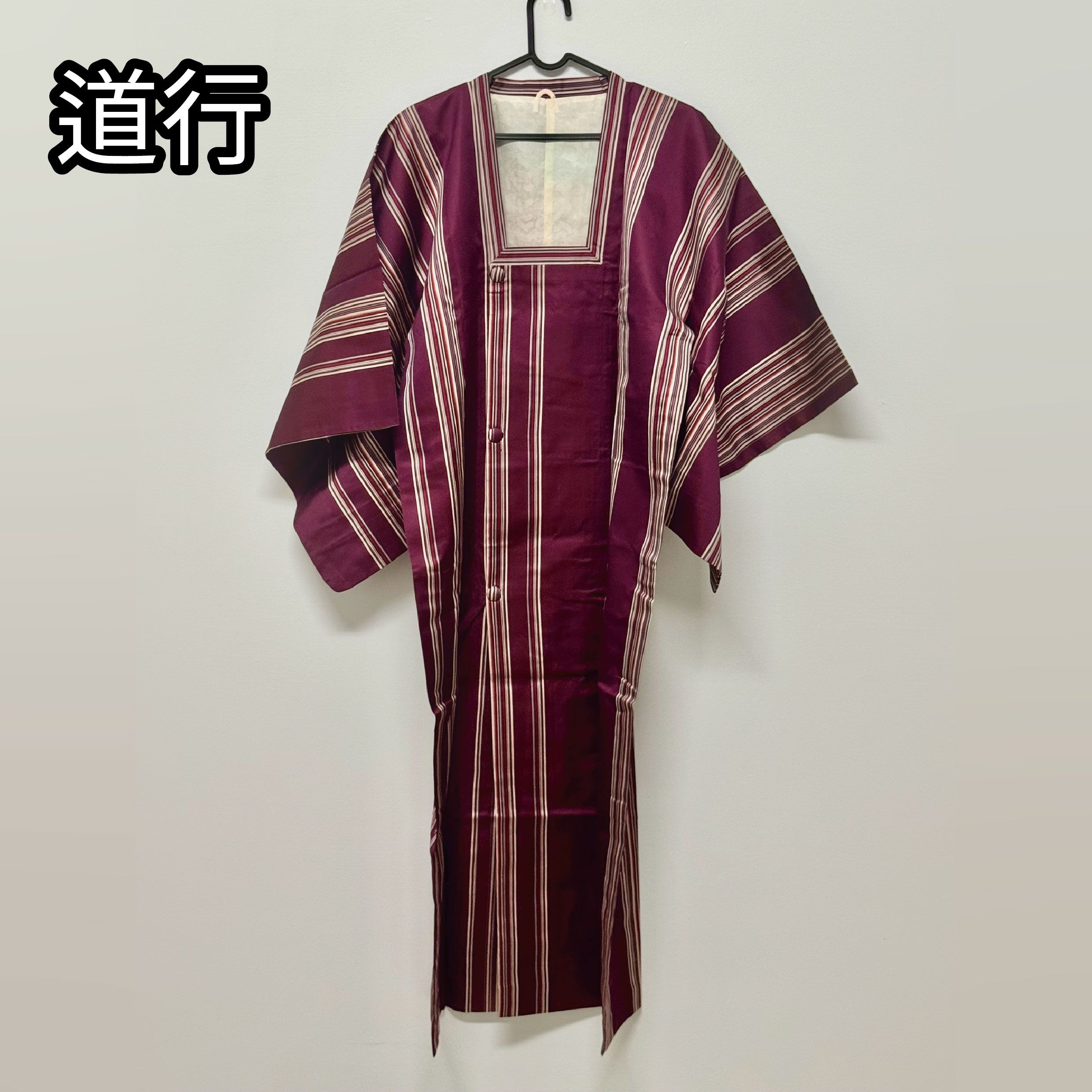 葡萄酒紅直條紋長道行