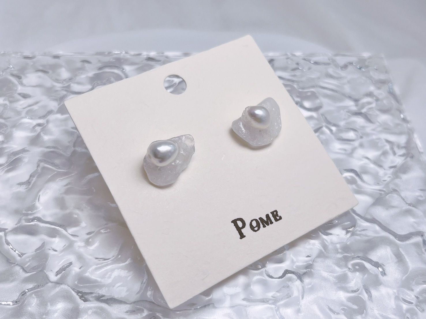 手作飾品 。水晶耳環。雲朵。白水晶 淡水珍珠