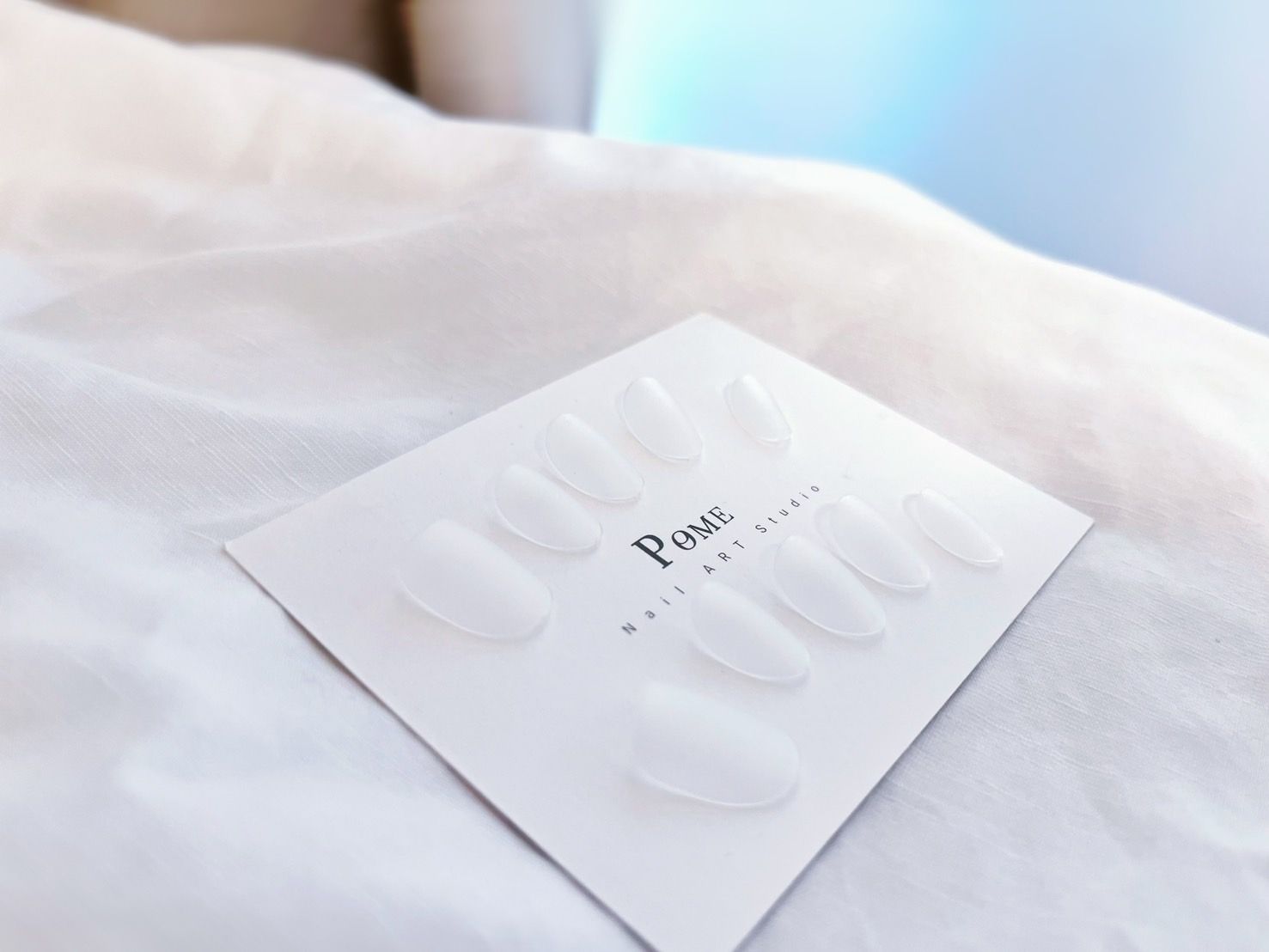 空白甲片。手工穿戴甲