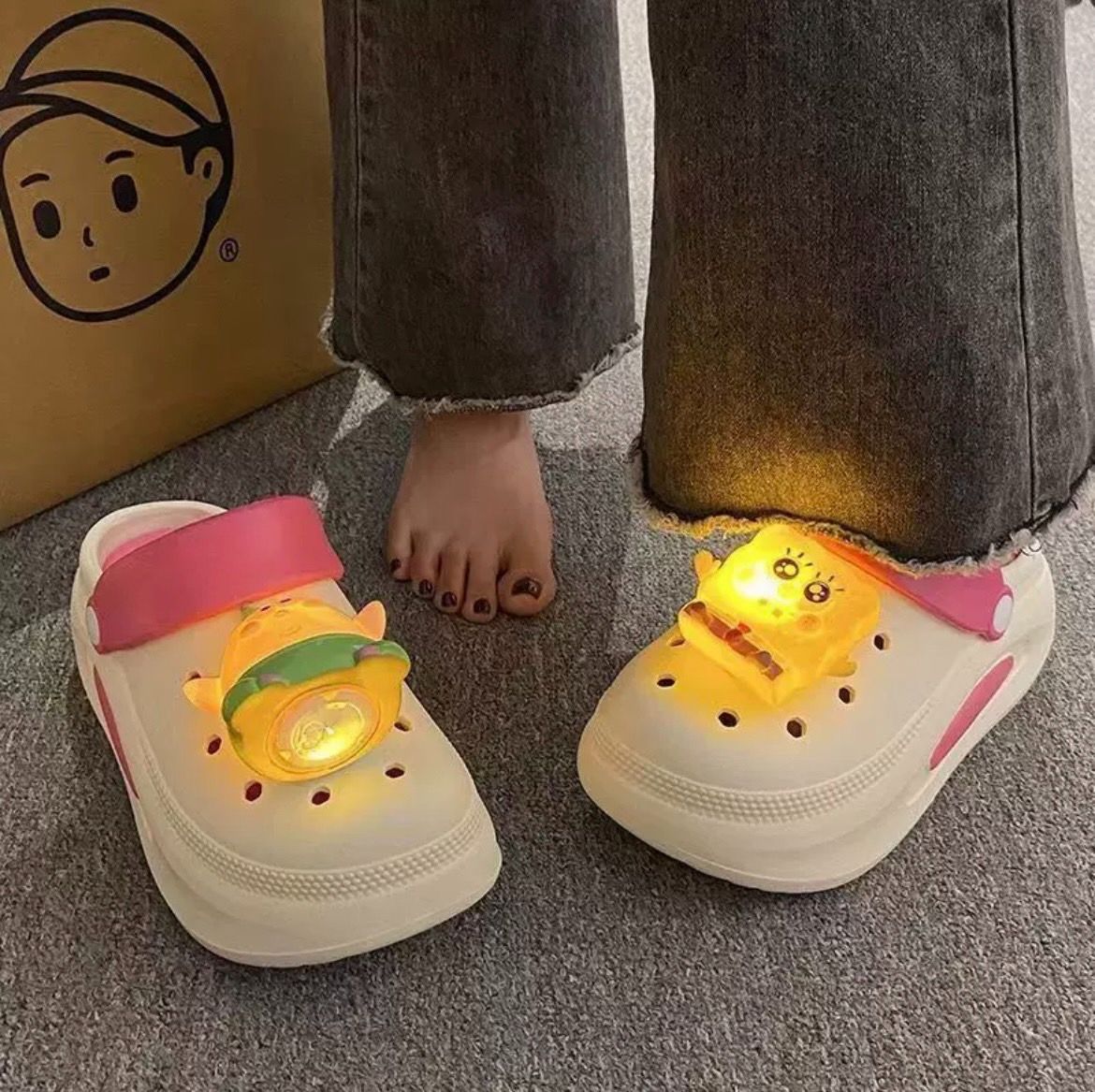 ✨海綿寶寶發光洞洞鞋✨