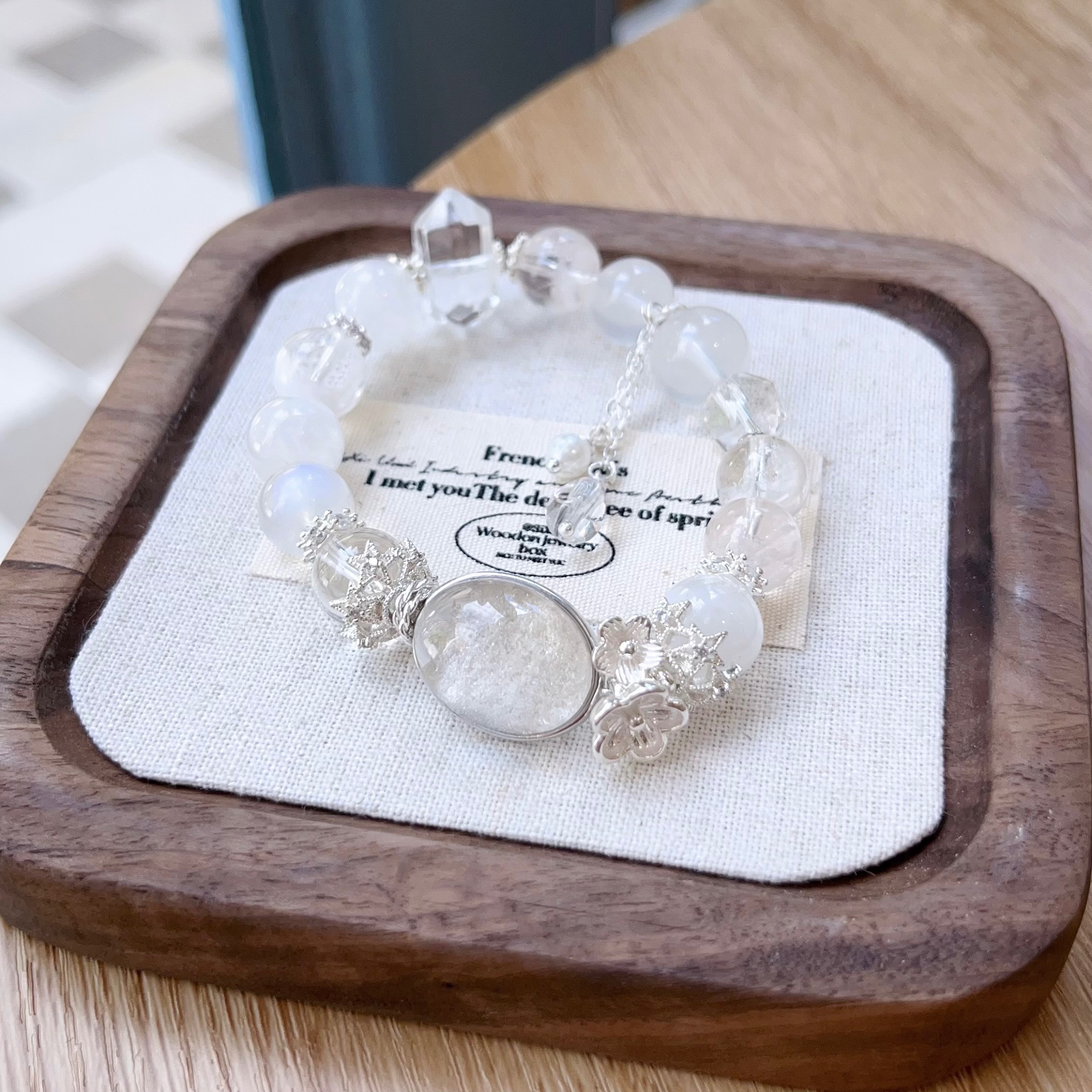 優雅氣質 閃沙白幽靈