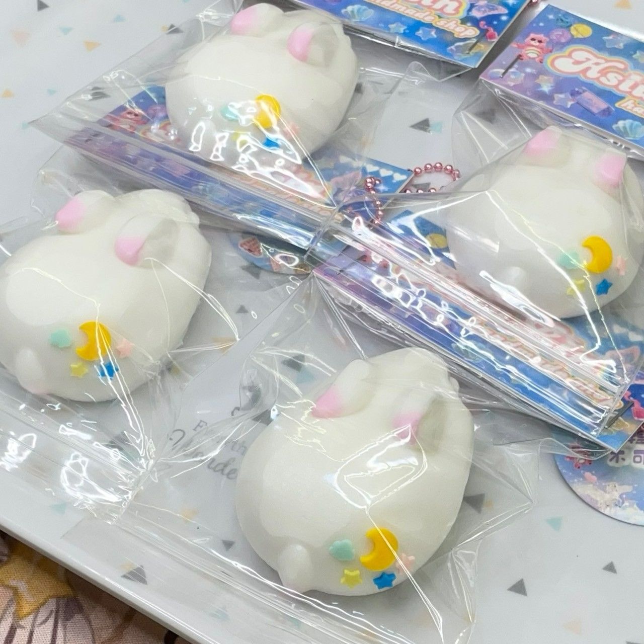 珠光粉耳小白兔