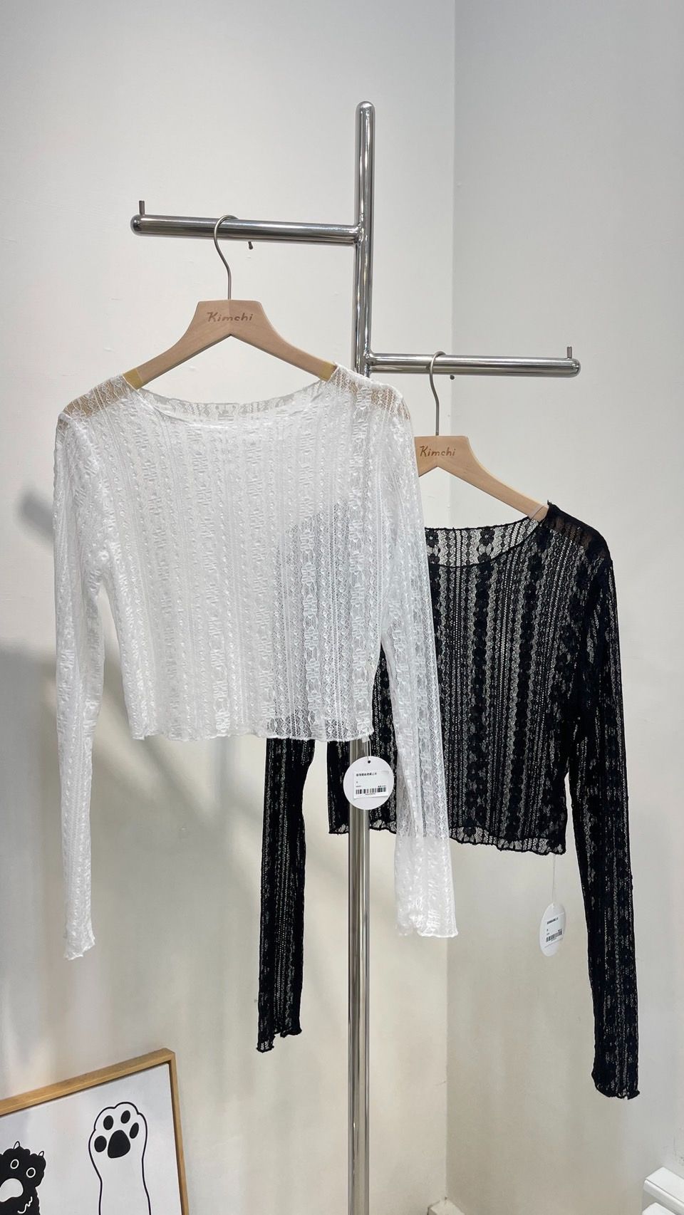 圓領蕾絲透膚上衣