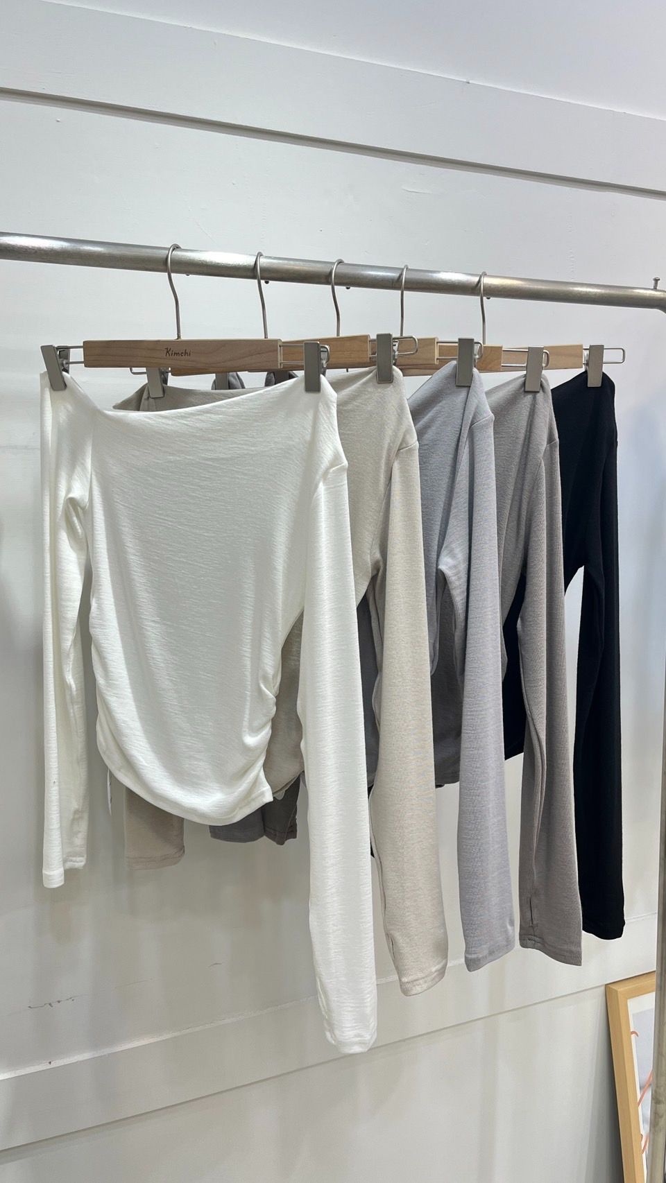 素色長袖斜肩上衣