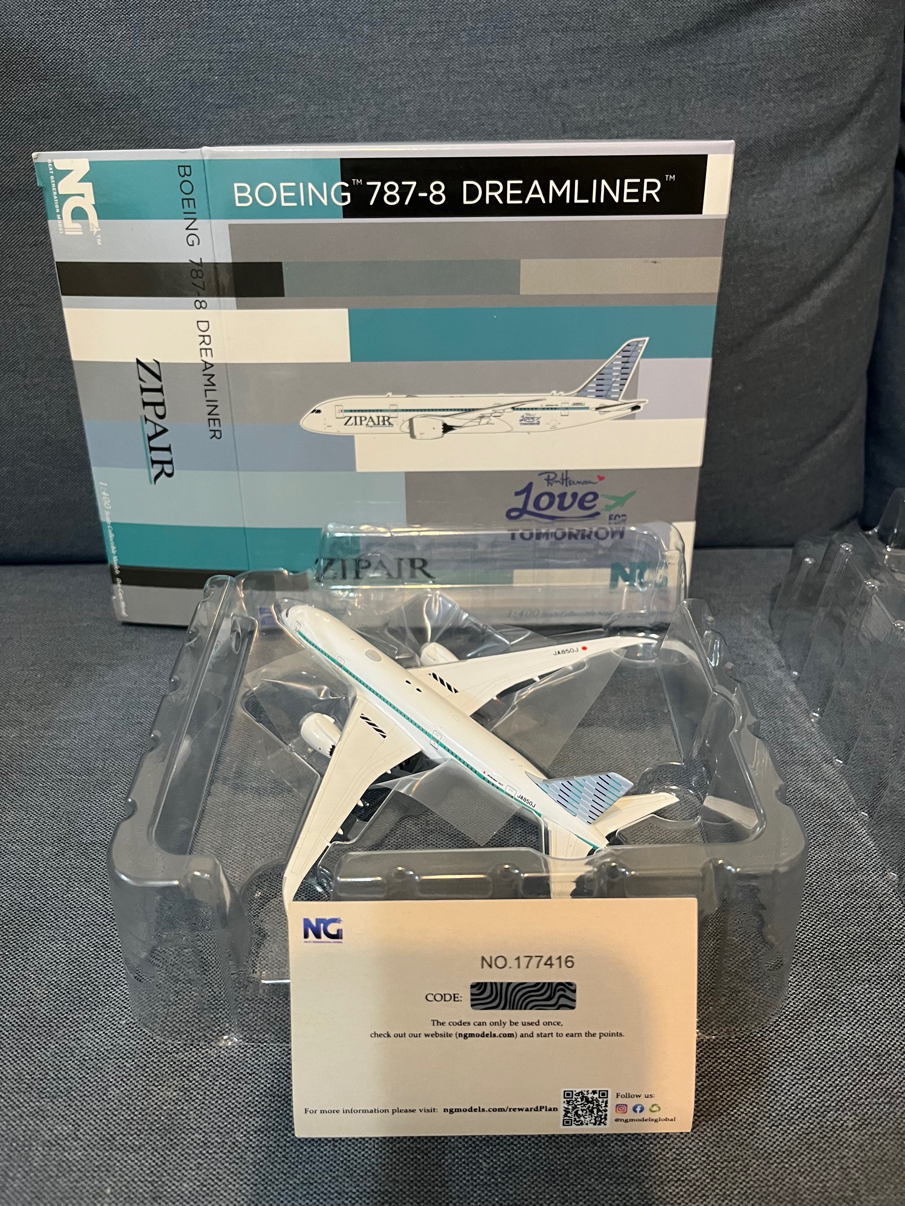 1/400 Air Japan B787-8 JA803A SA4042 +zip air