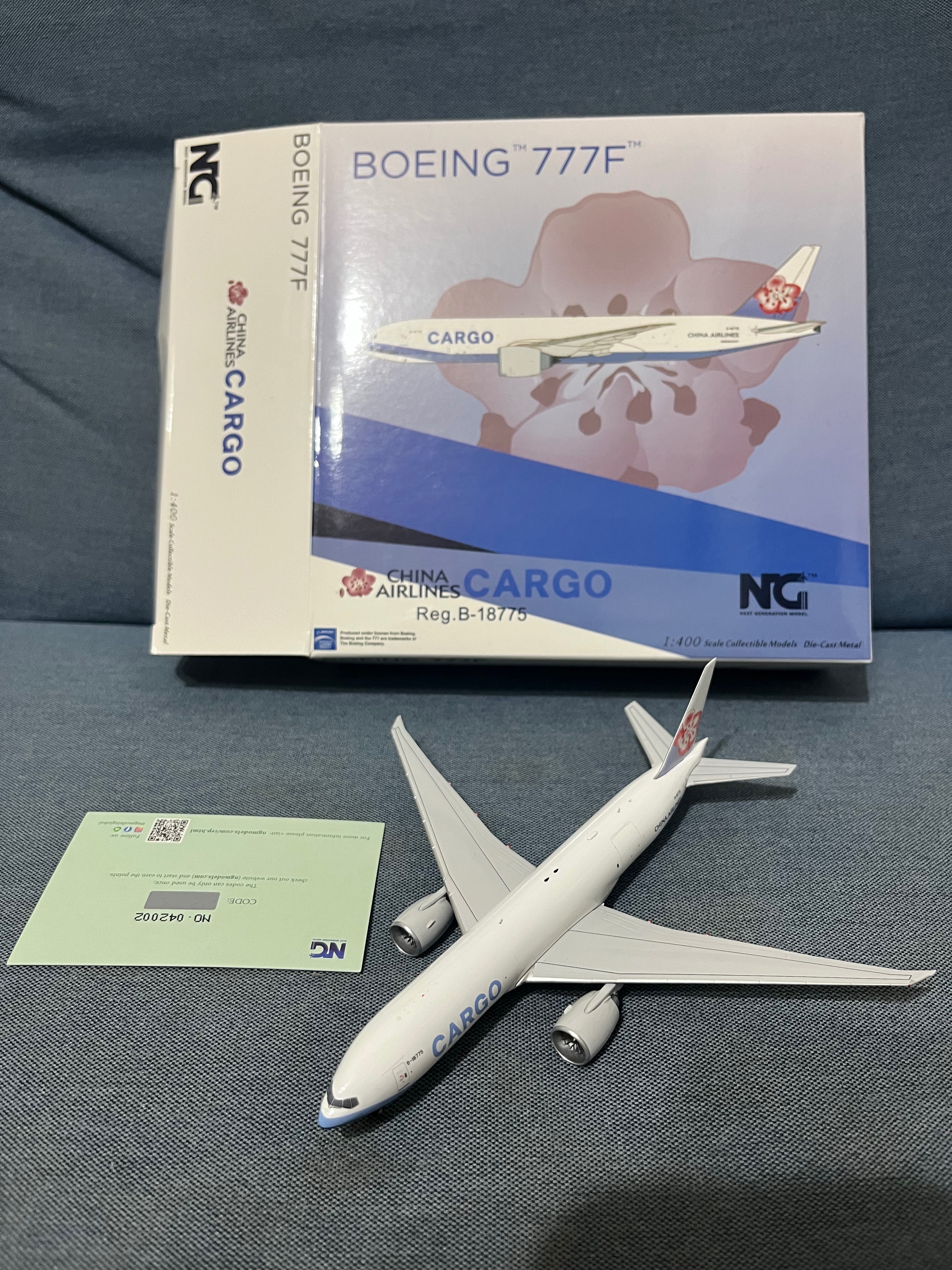 8. NG Model 1/400 中華航空貨運 China Airlines Cargo B777F B-18775