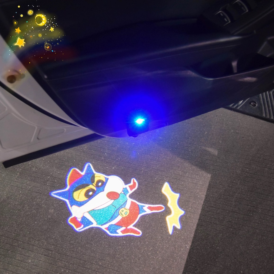 預購💫 蠟筆小新充電無線車門投影燈〰