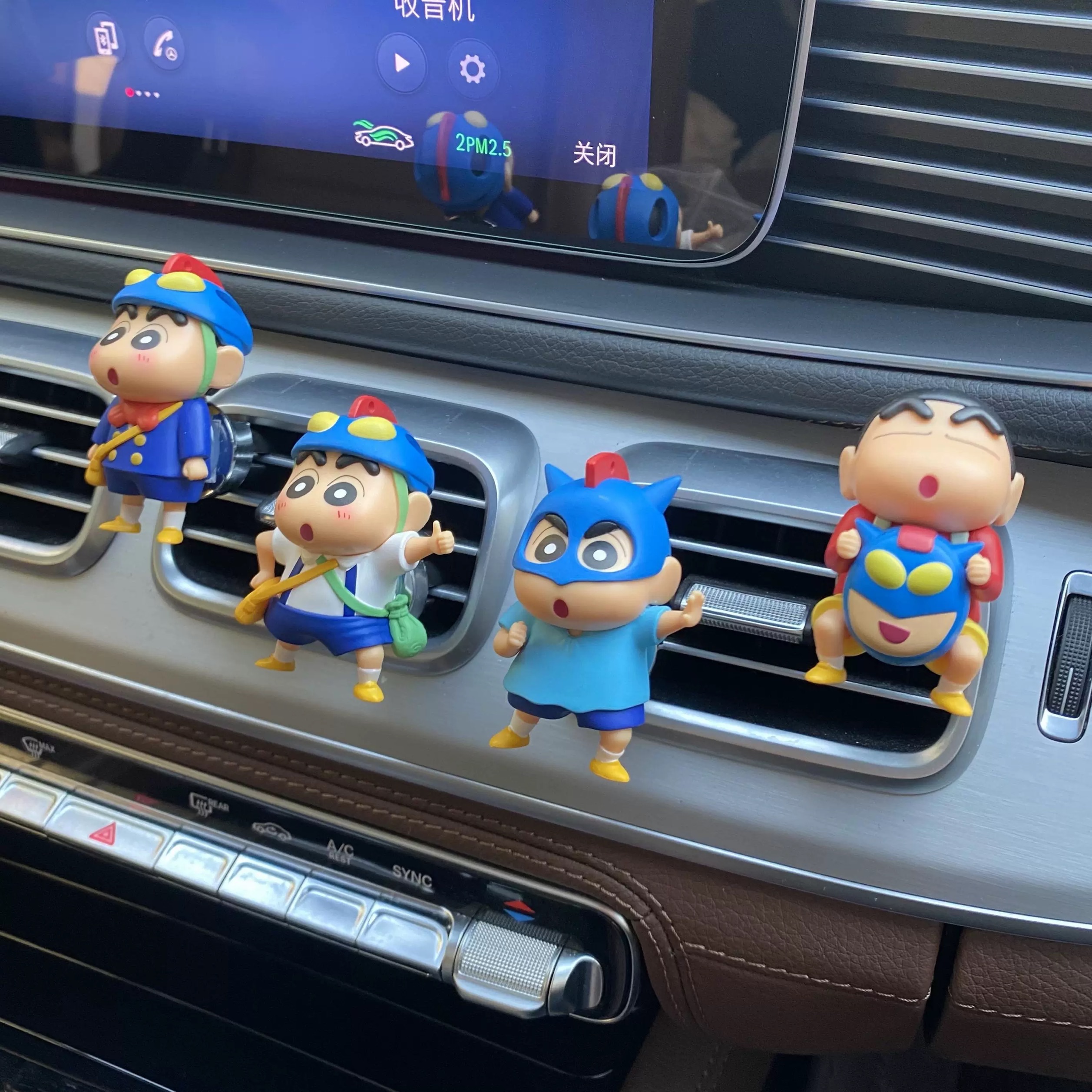 預購💫 卡通蠟筆小新香水香片汽車公仔〰