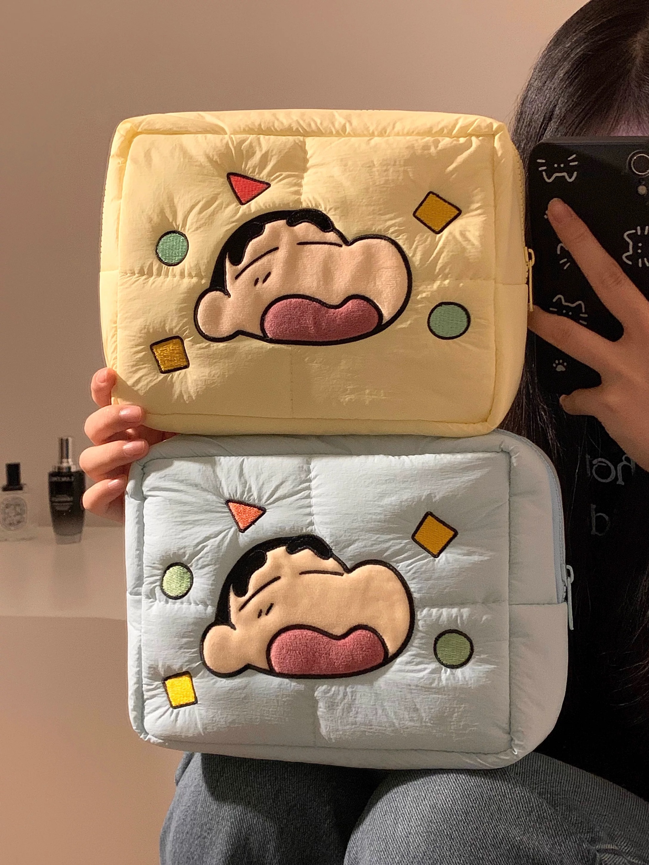 現貨❤️ 正版蠟筆小新大容量化妝包收納包〰