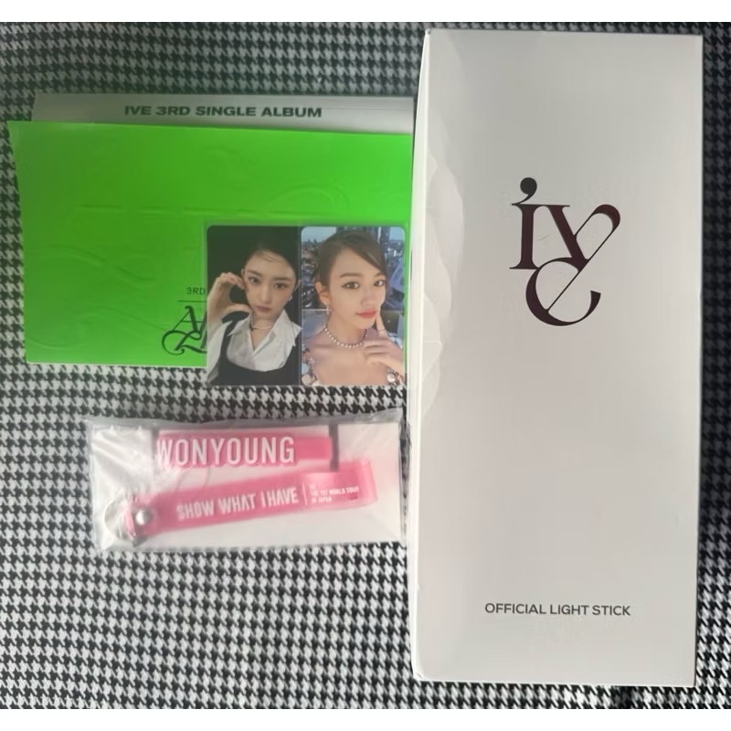 Ive手燈（全新盒損）+員瑛手燈環