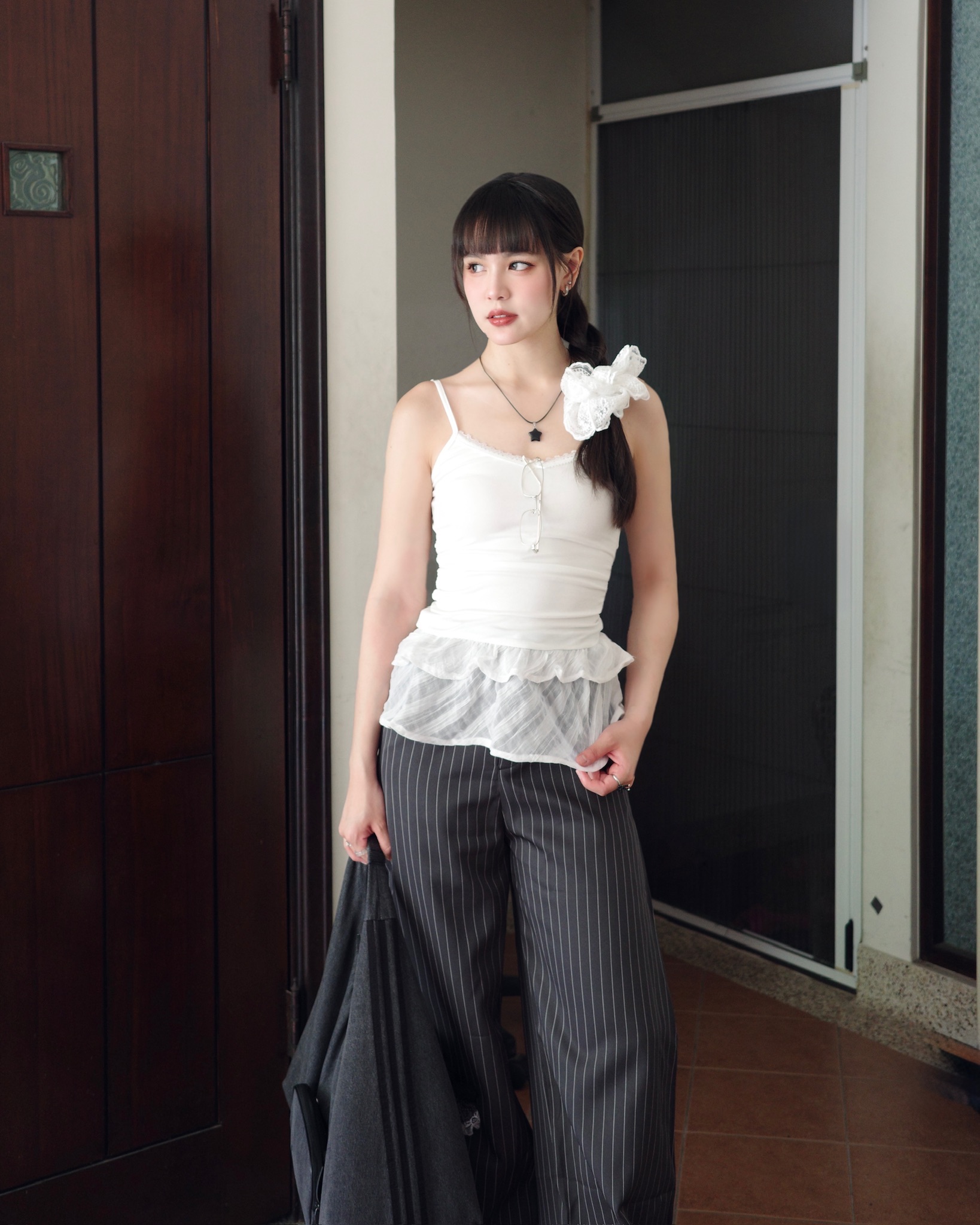 🤍法式蕾絲下擺拼接吊帶🖤 （2色）