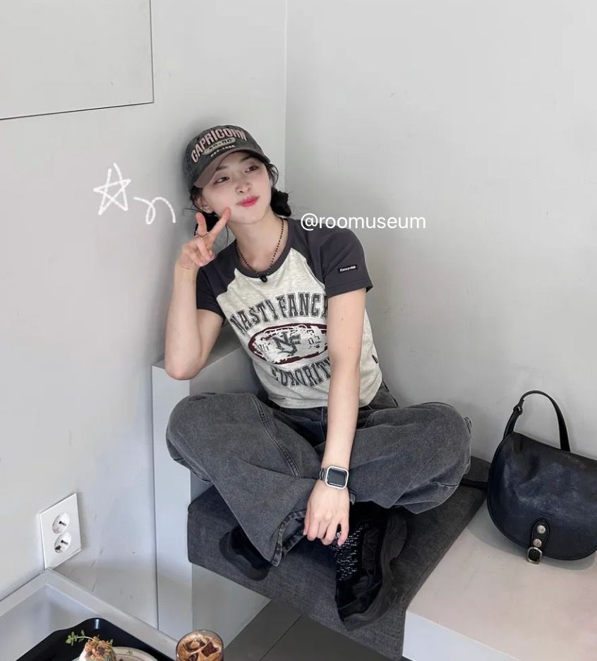 Fancy club ROUGH RAGLAN CROP TEE （CHARCOAL）_F22QB439