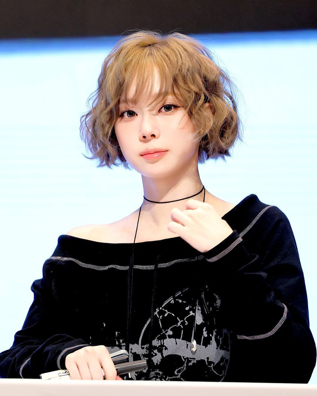 Fancy club Winter同款 PEARL ROSE OFF-SHOULDE R F24ZB072