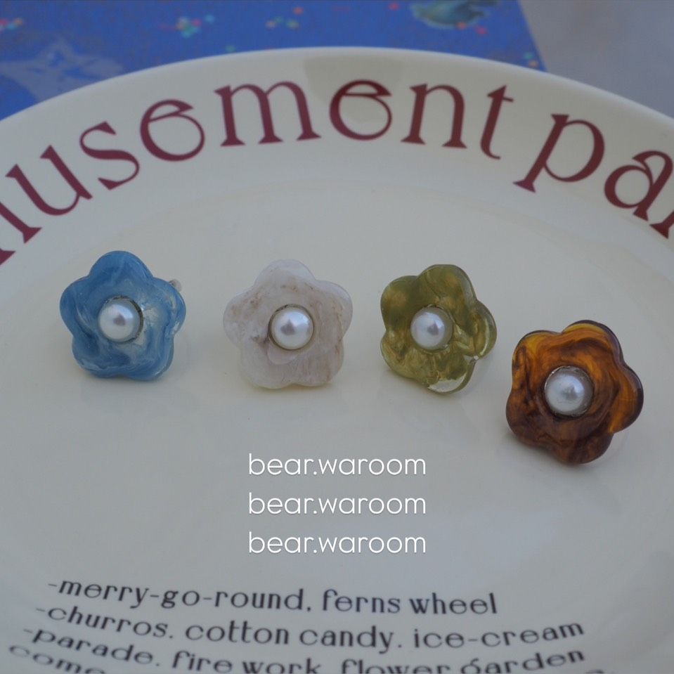 b.w 暈染花花戒指𓂃 ◌‬𓈒𓋪‪