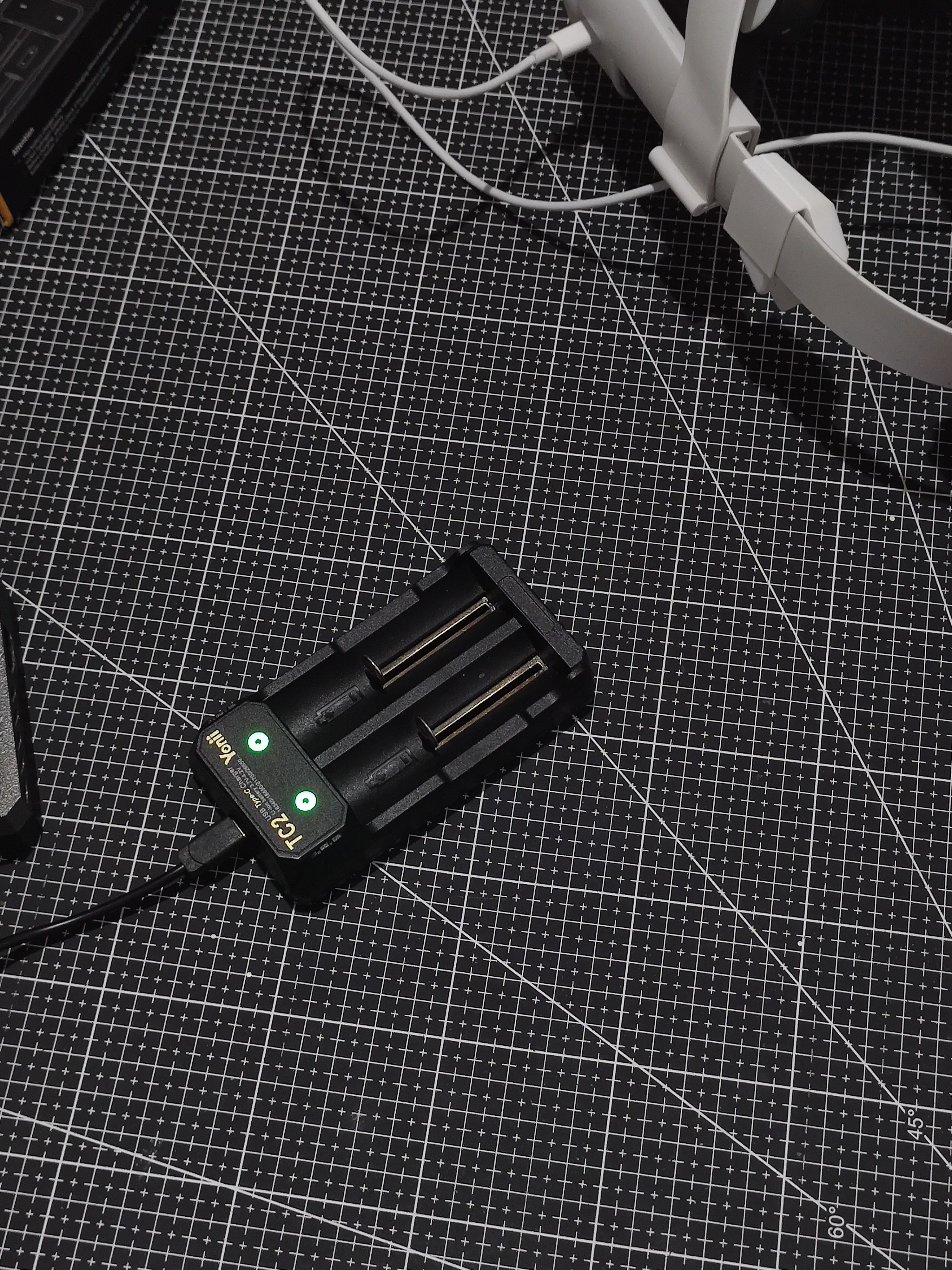 TC2 雙槽充電器（預購）