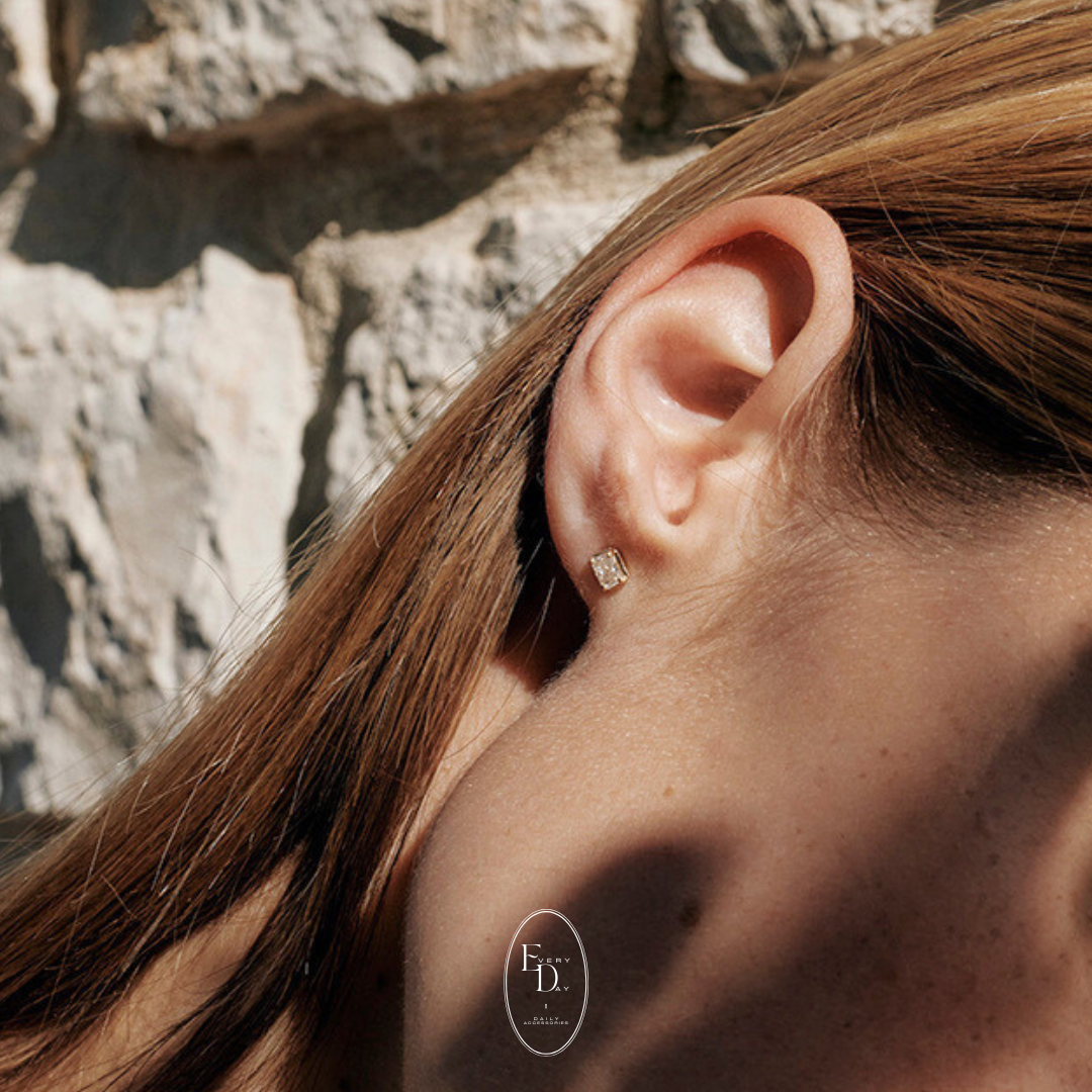 [新品！] 質感純銀．迷你方糖耳釘