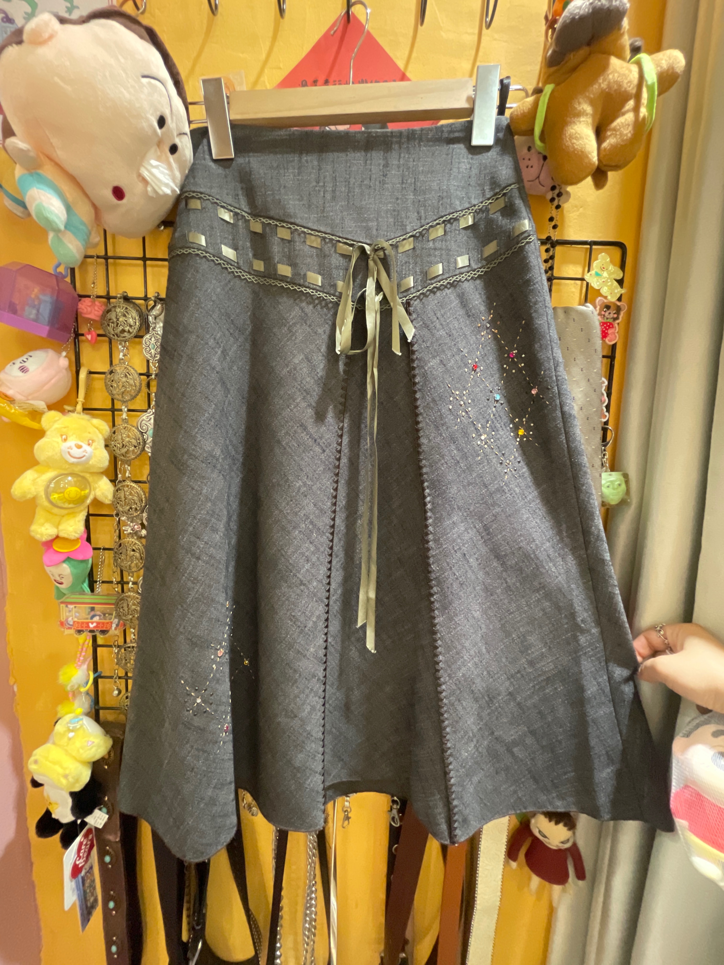 古著刺繡蝴蝶結水鑽裙