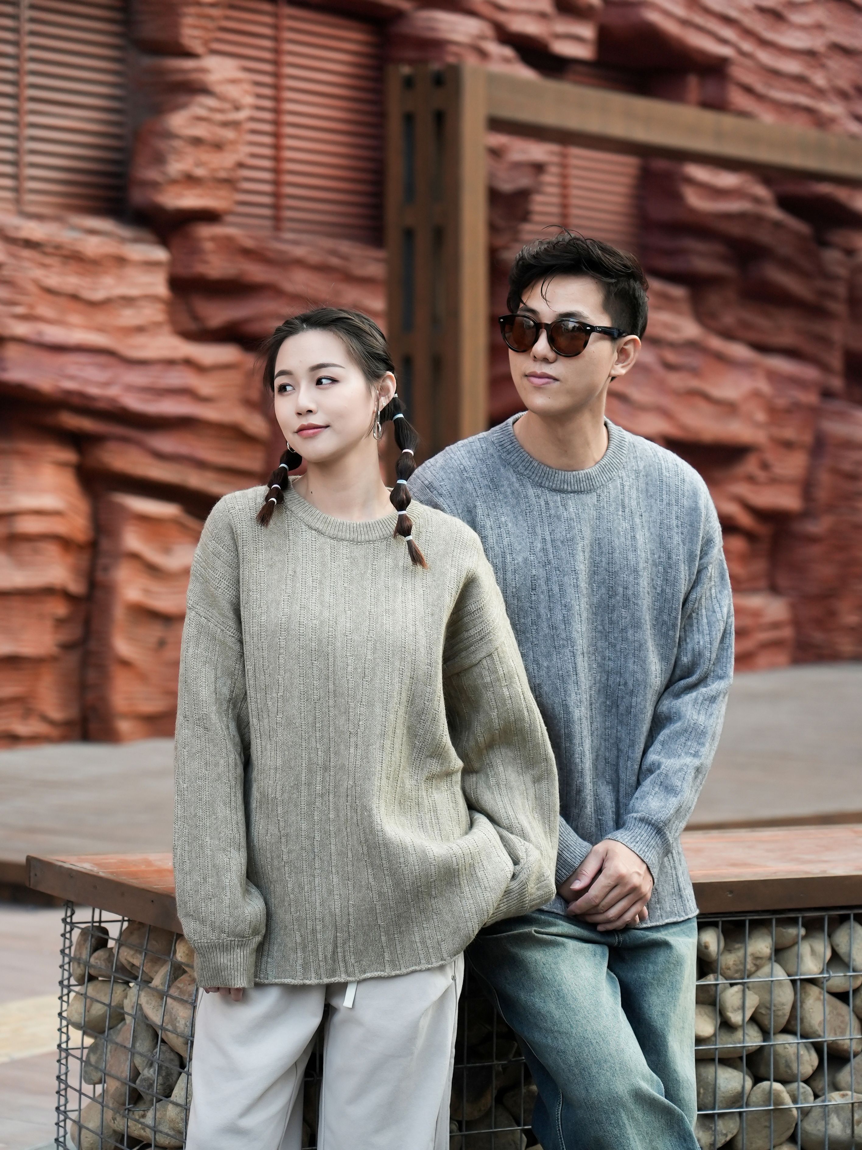 男女同款美式街頭豎紋北極絨圓領毛衣寬鬆保暖純色針織衫上衣秋冬