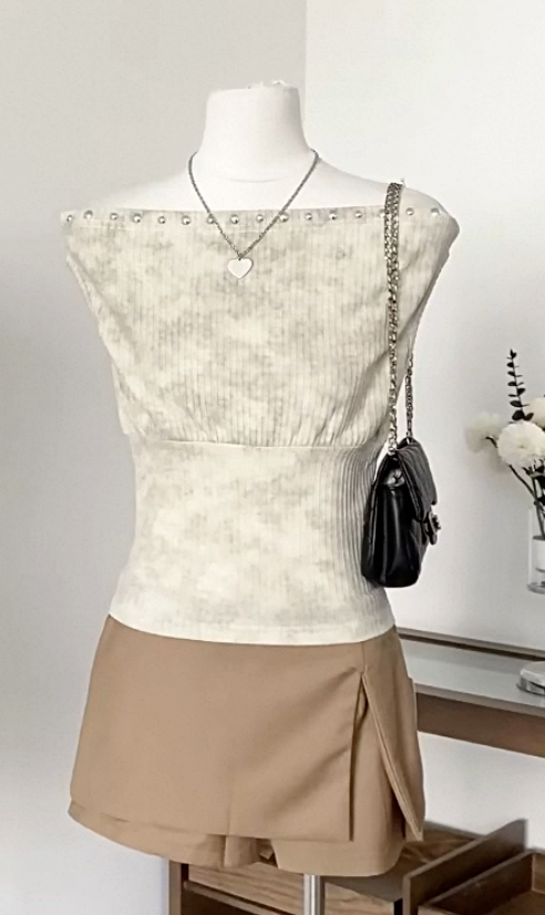 白灰渲染鉚釘一字領上衣