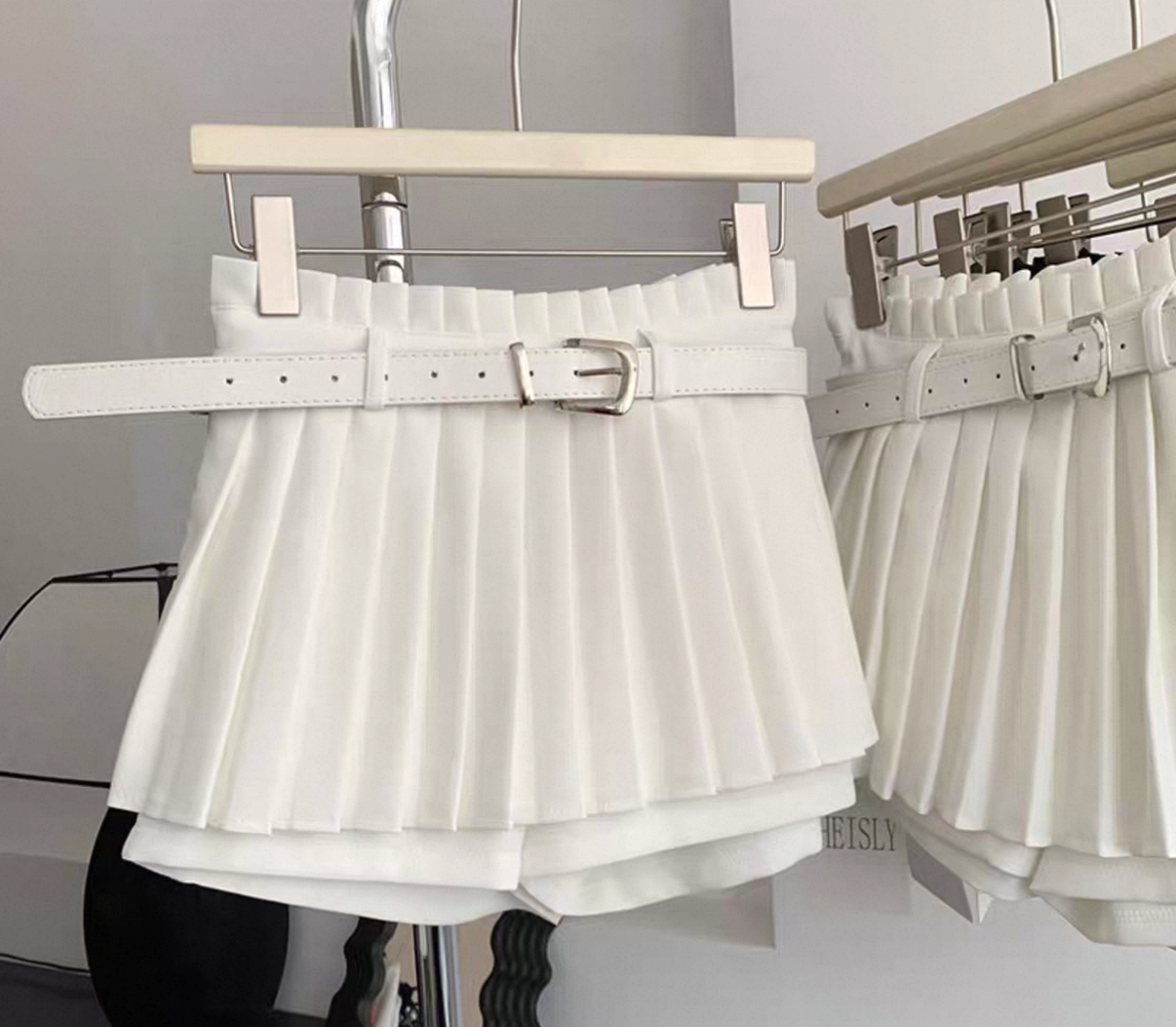[各式裙子]