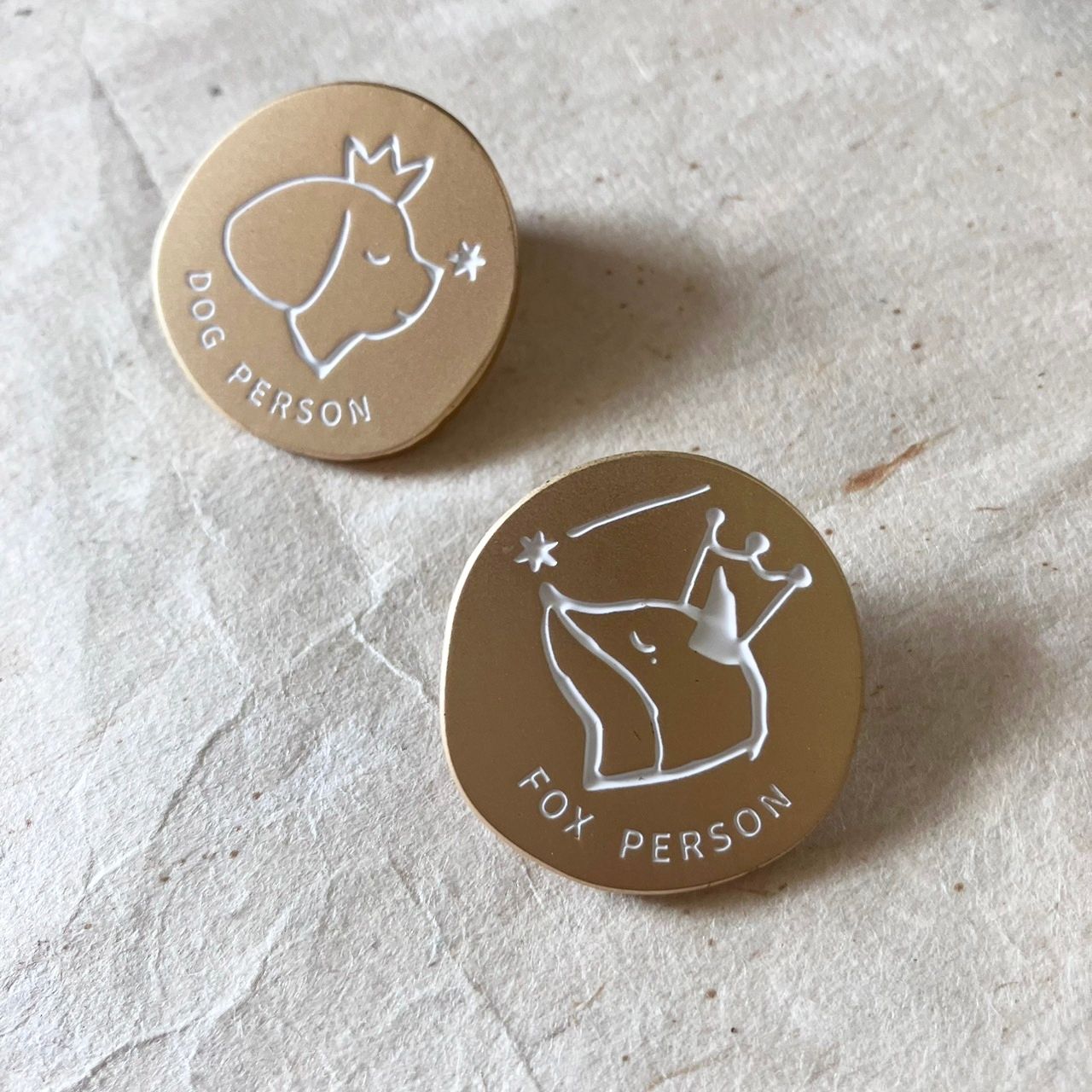 金屬電鍍霧金胸針