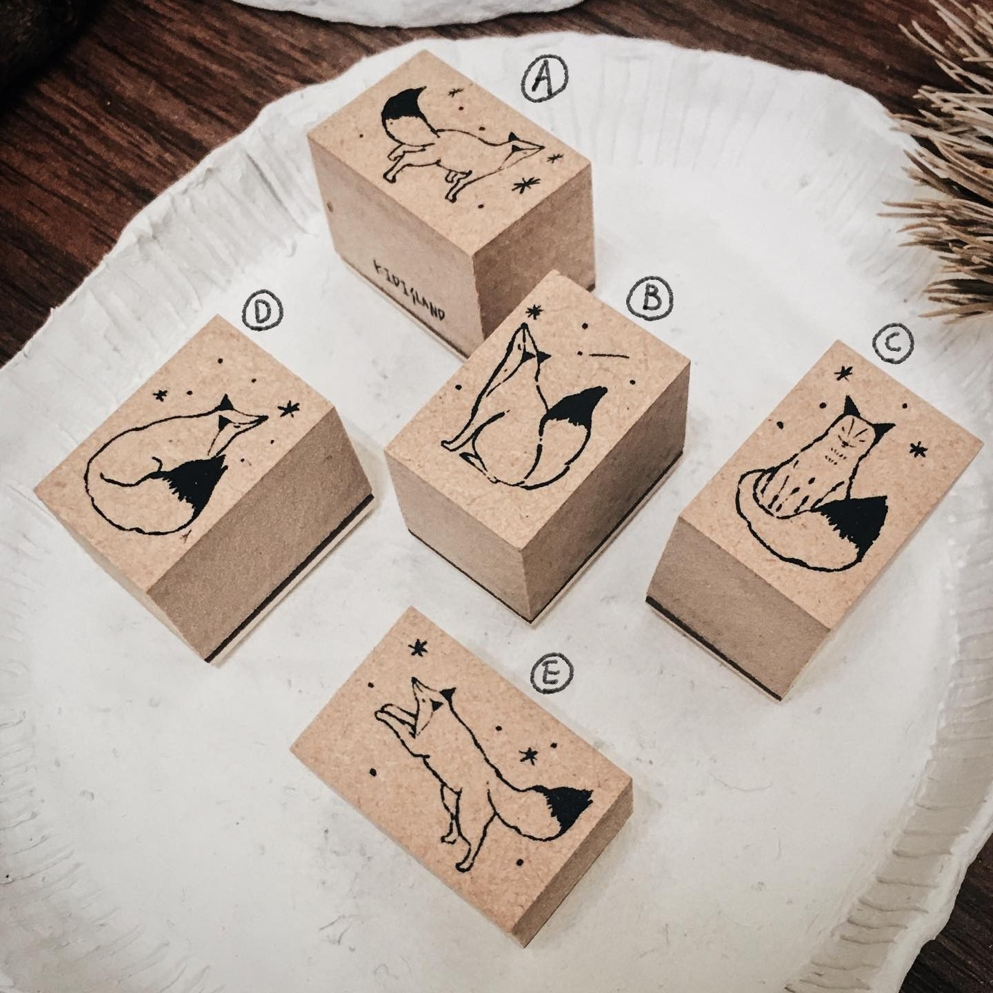 狐狸手取小印章