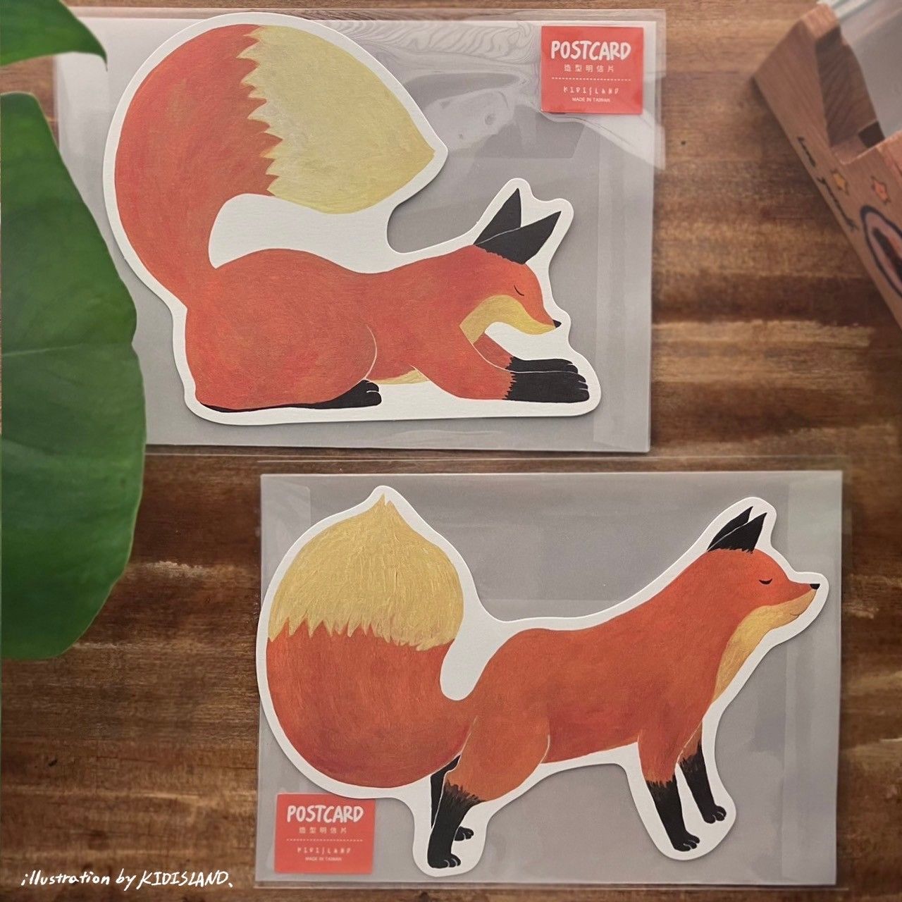 狐狸黑犬造型明信片