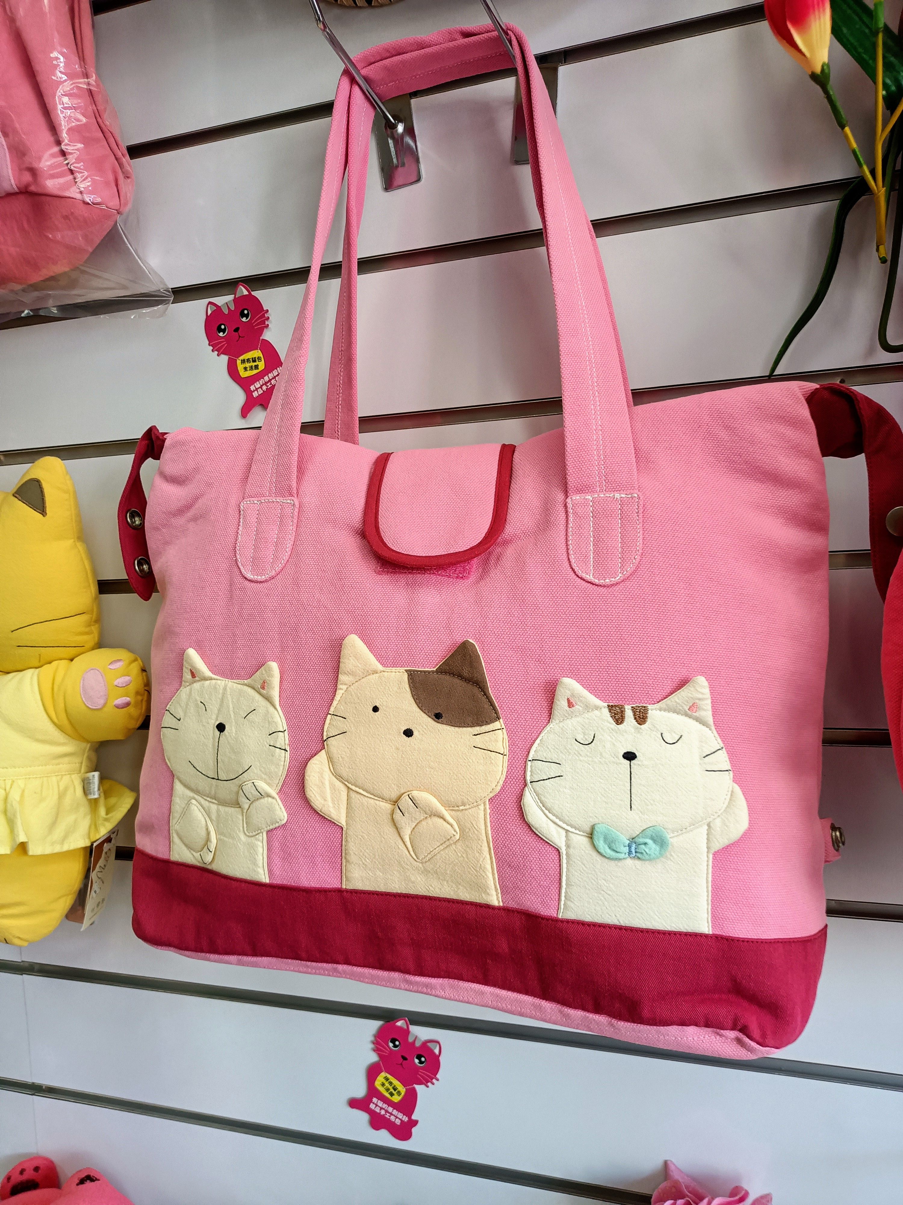 拼布友貓 肩側背包 後背包 旅行包 抱枕 服飾配件