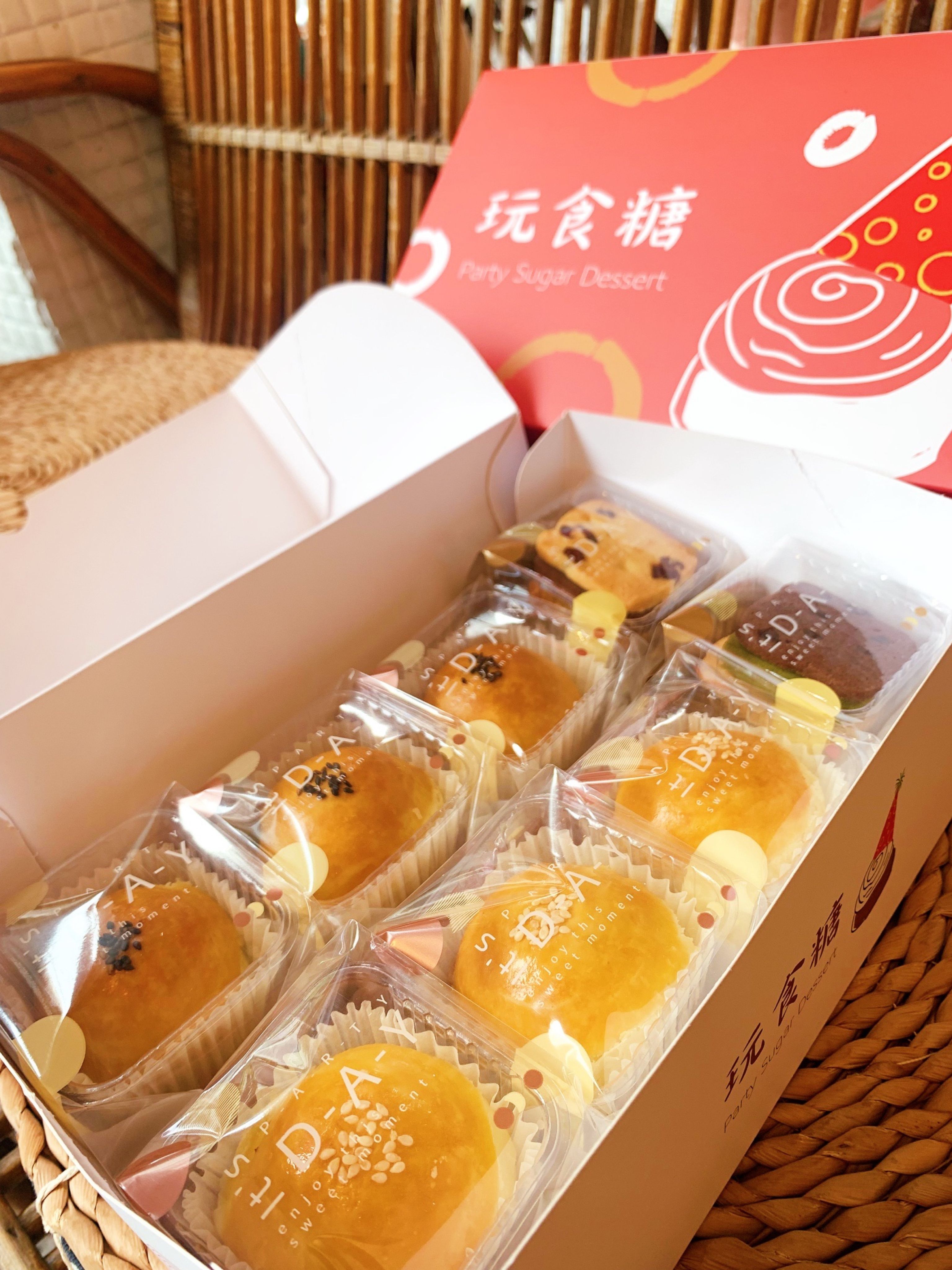 【中秋月餅禮盒】（ 附提袋 ）