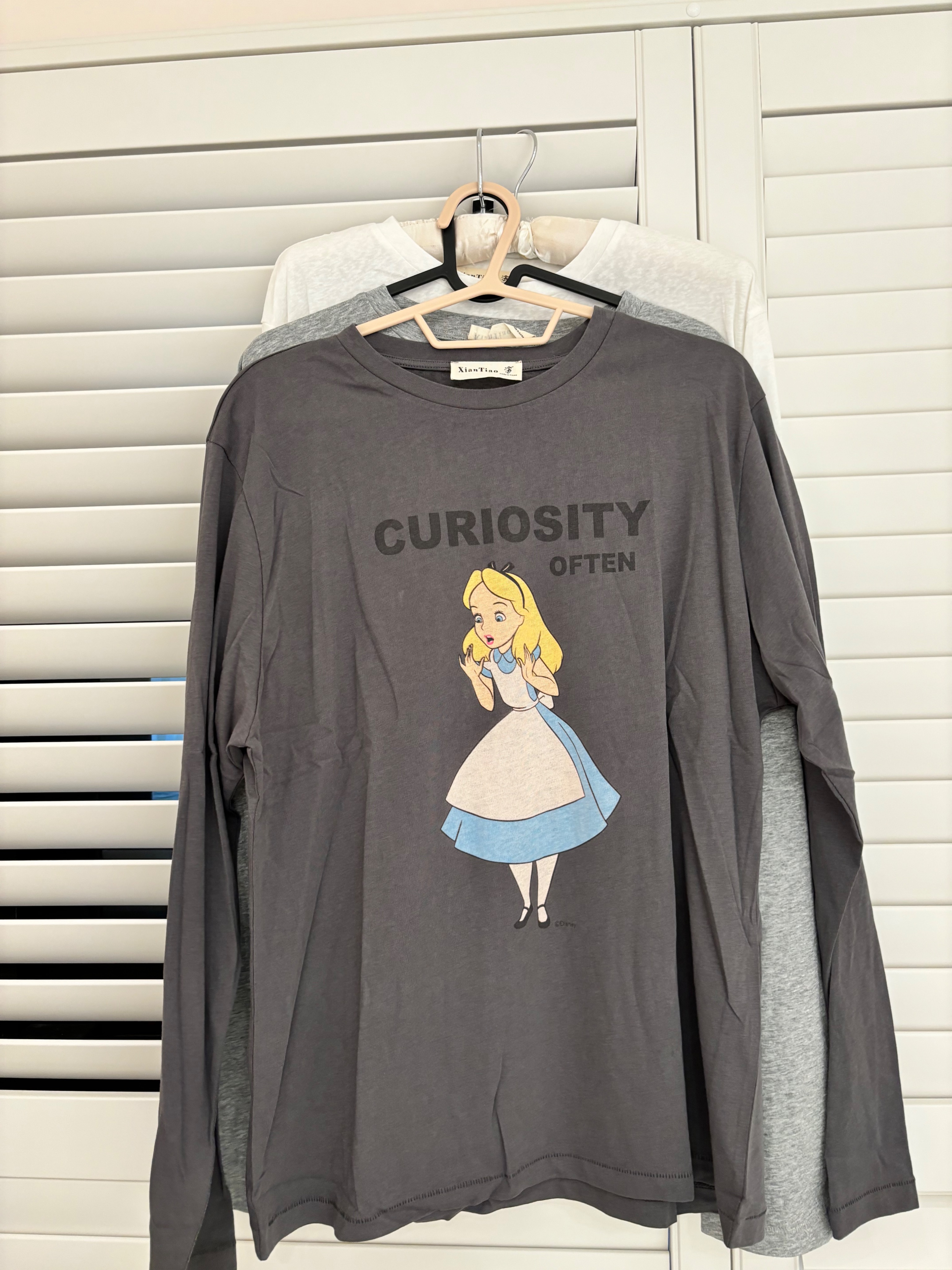 Q13 好奇愛麗絲上衣