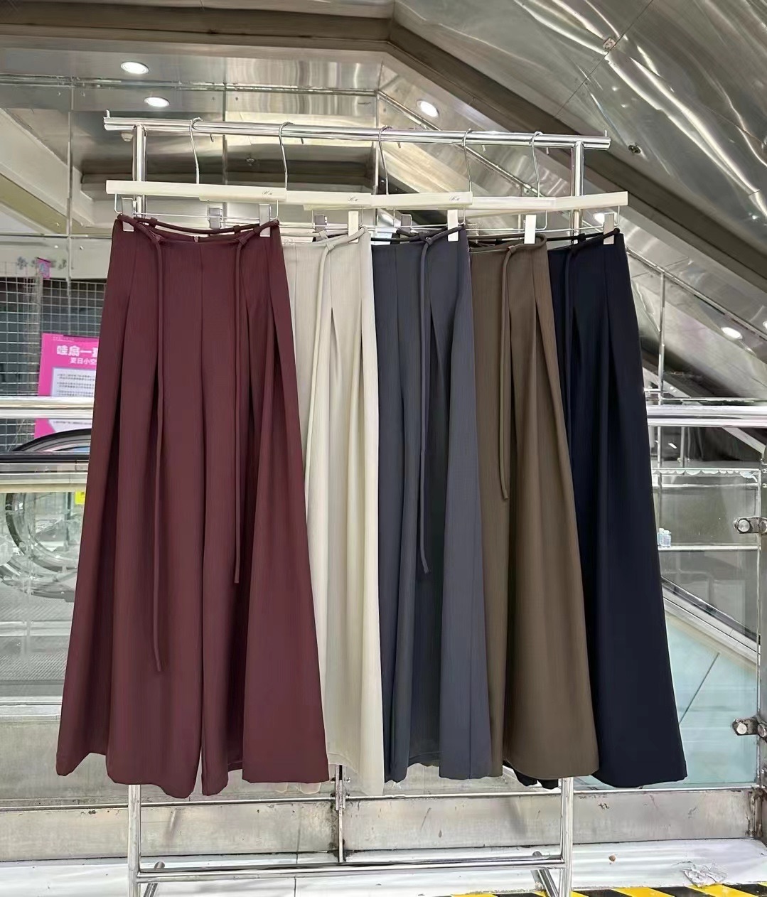 Q20母親力推西裝褲