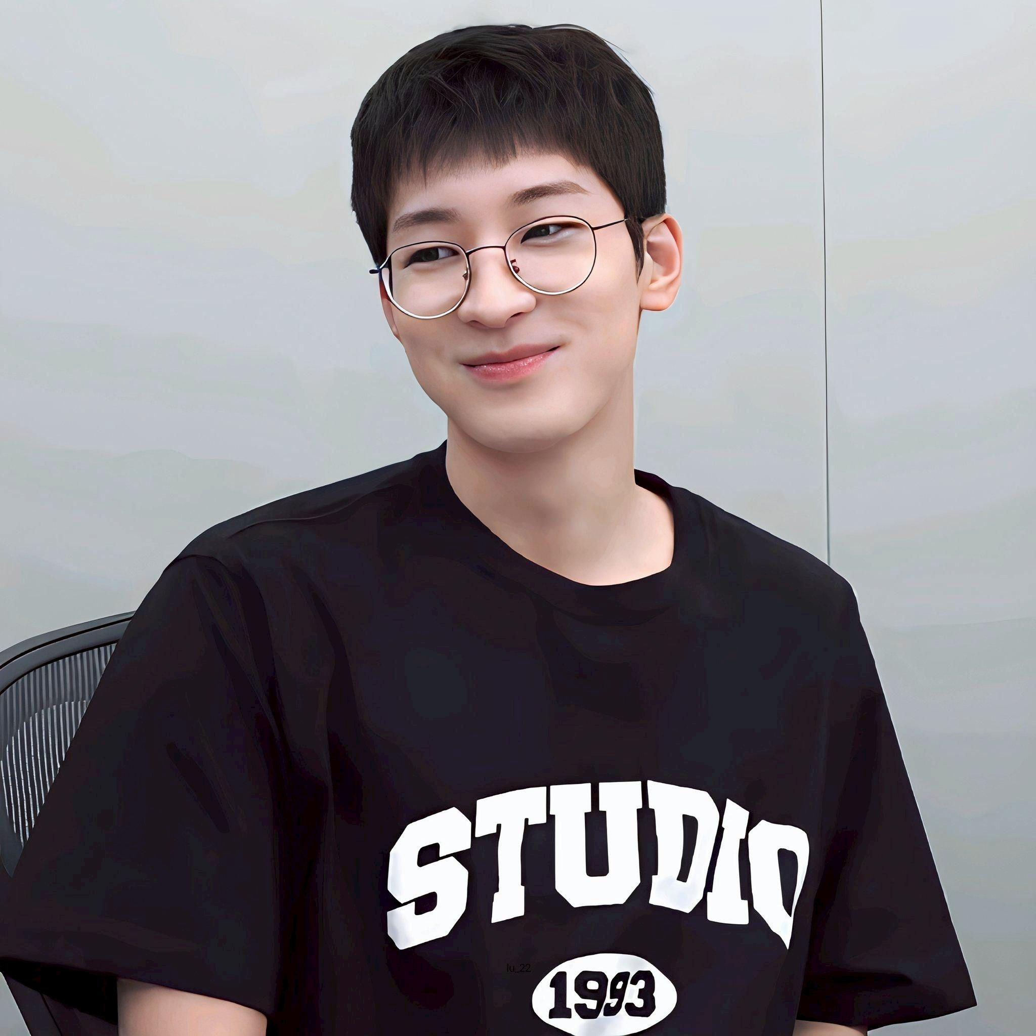 特價隨時收單✿ 圓佑同款 1993studio 上衣