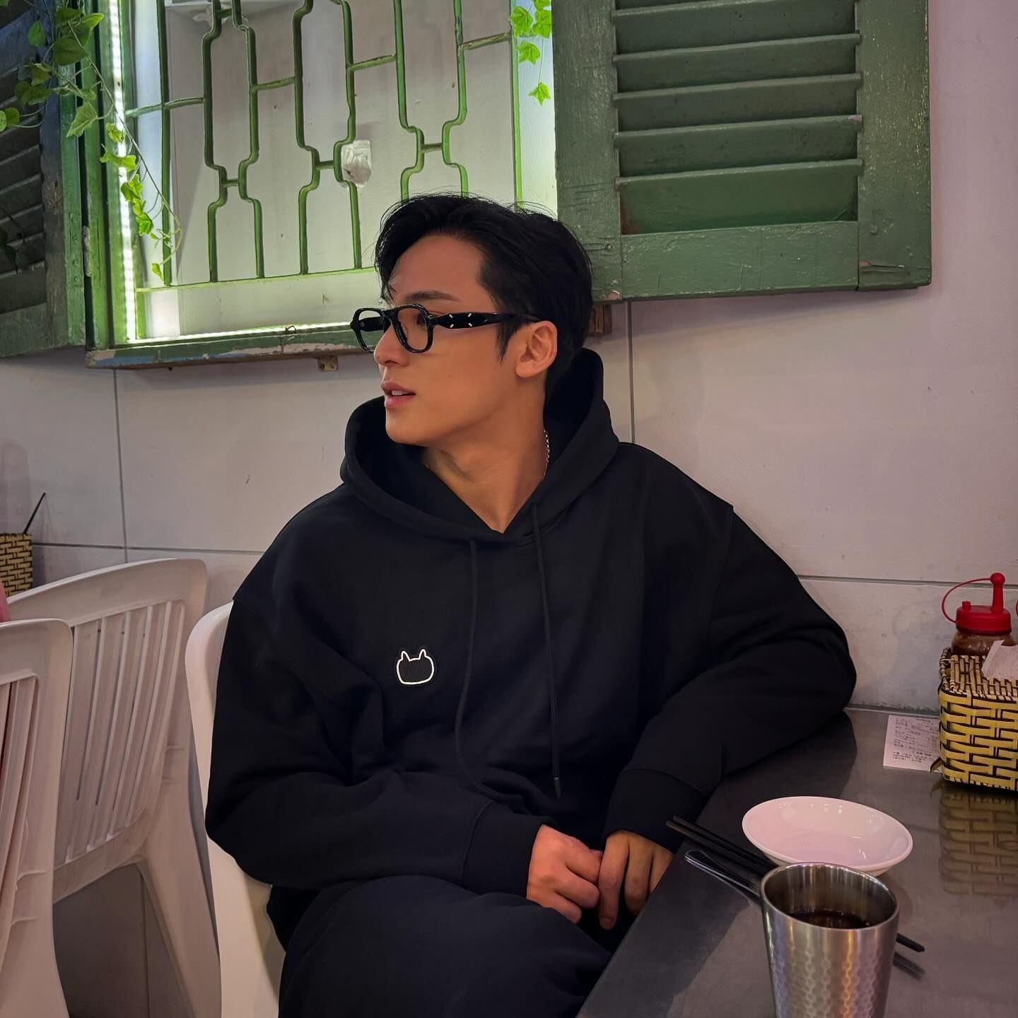 特價隨時收單✿ 珉奎同款LMR 貓貓連帽上衣 실리콘 와펜 빅로고 후드