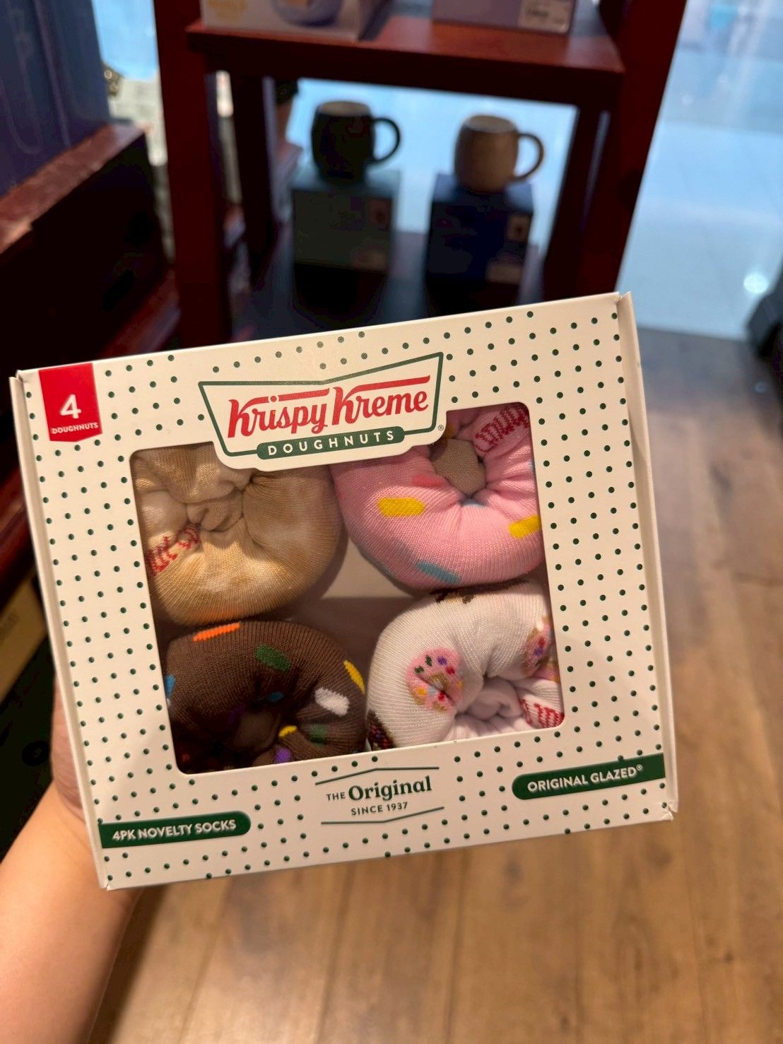 🍩✨🧡澳洲Krispy Kreme甜甜圈聯名襪子限量套組｜4雙趣味設計，穿出甜蜜時尚