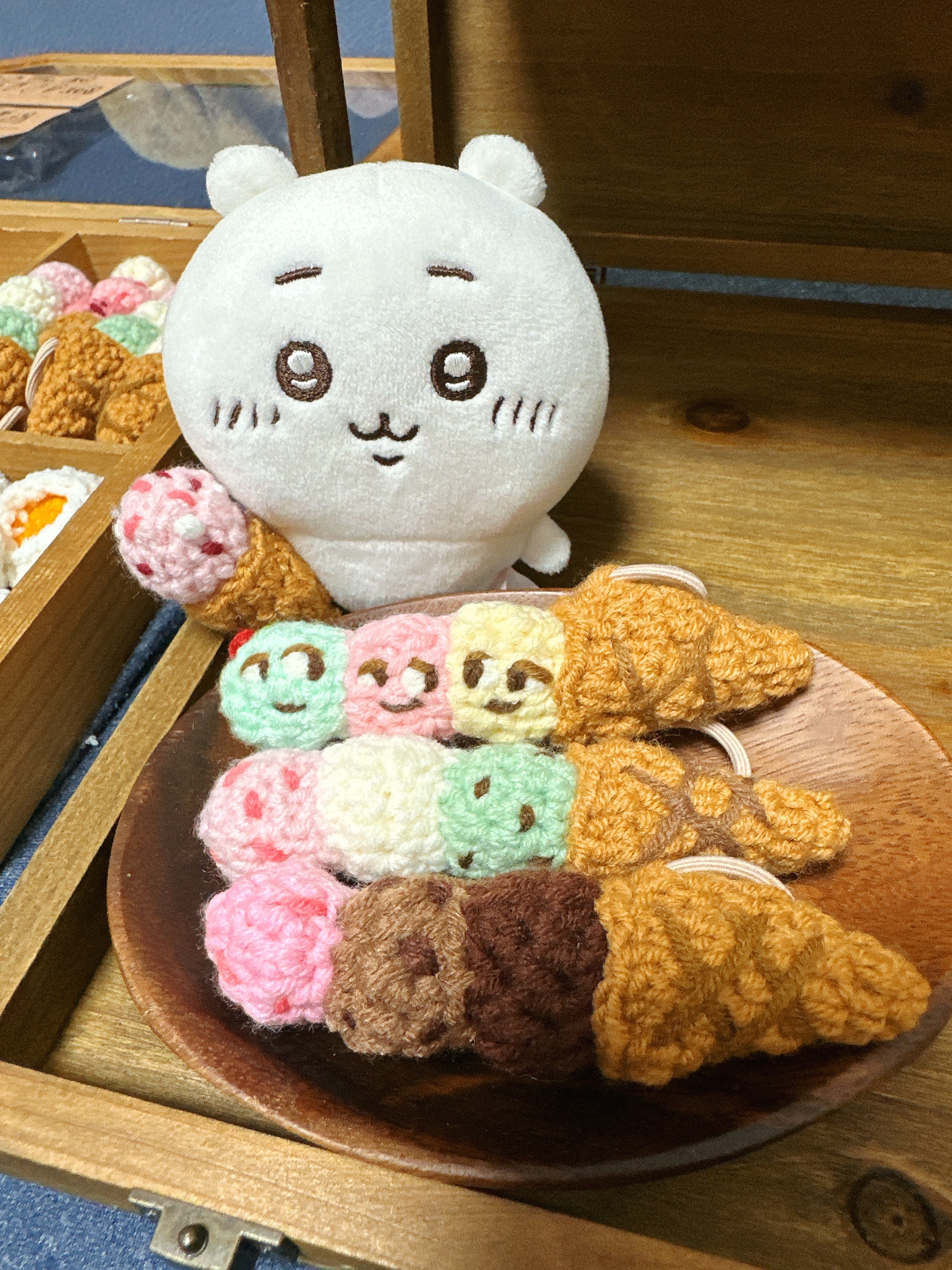 娃用手持甜點🍩冰淇淋🍦