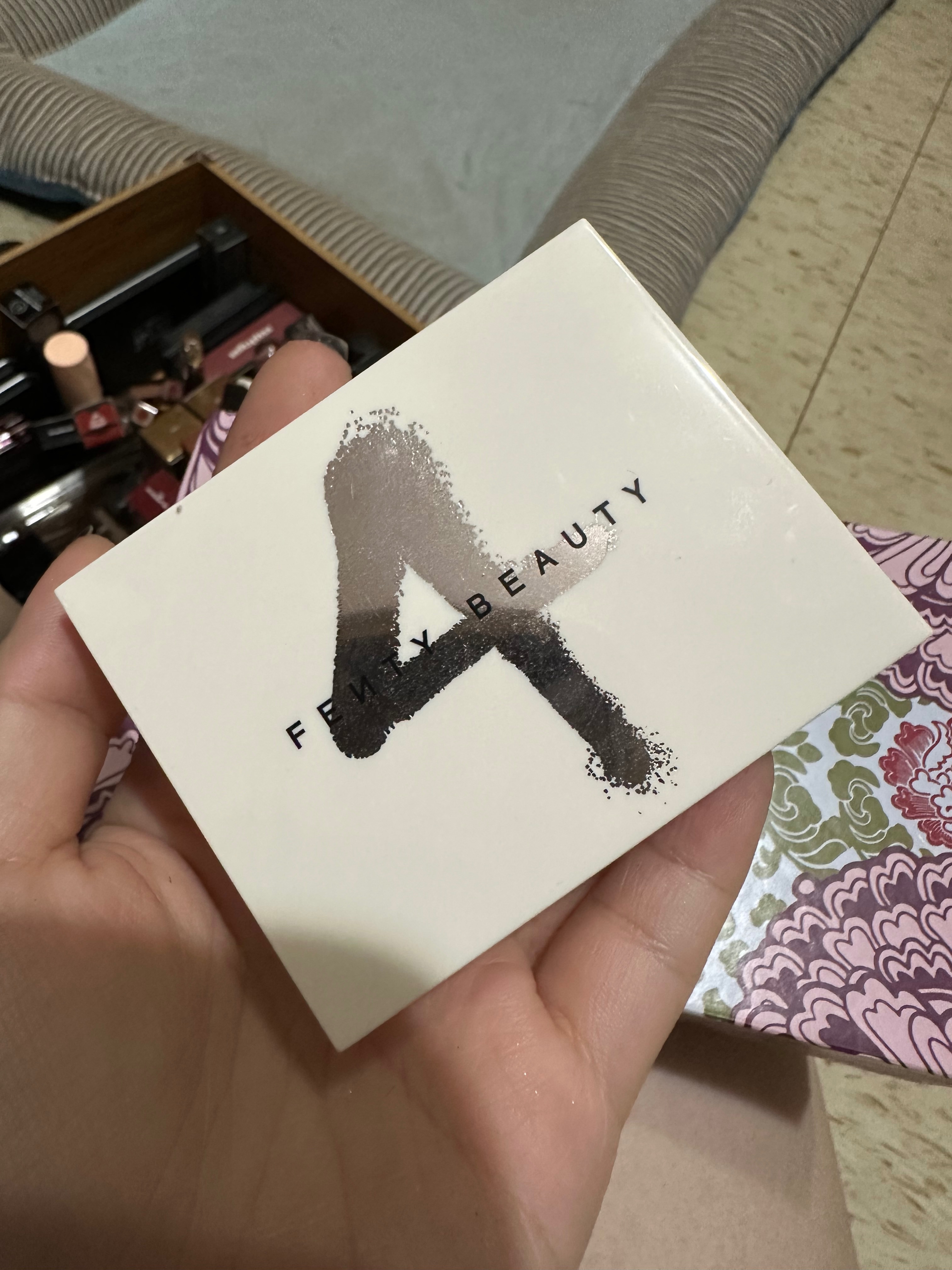 Fenty beauty眼影盤