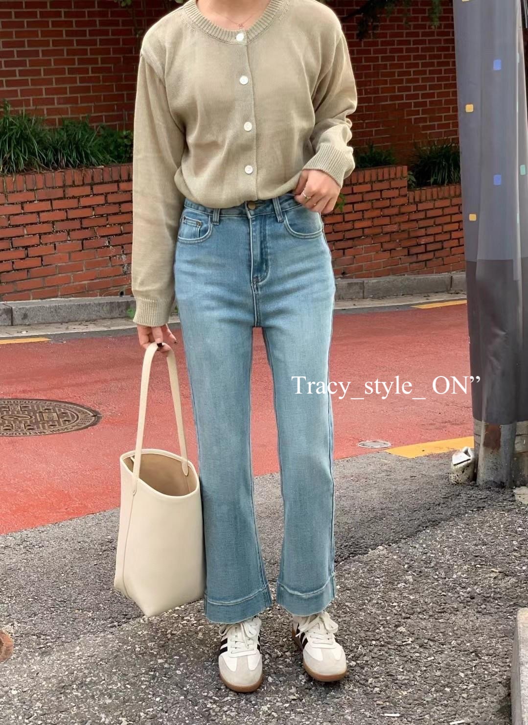 7682 ON’家 超韓牛仔褲直筒褲 前後都有口袋 超彈力 刷色 直筒 下擺微喇叭 單扣