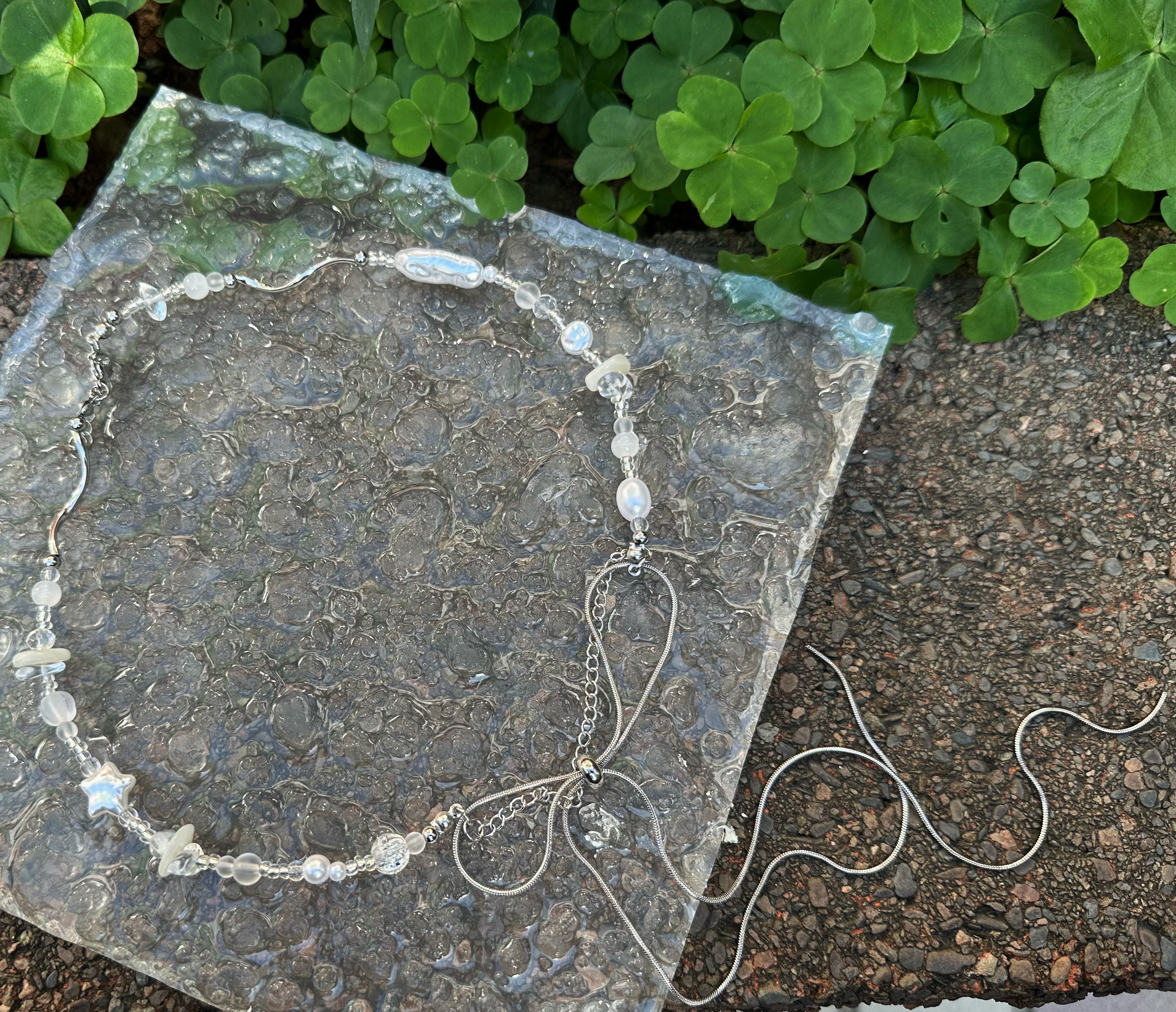 2026新品：白色靜止