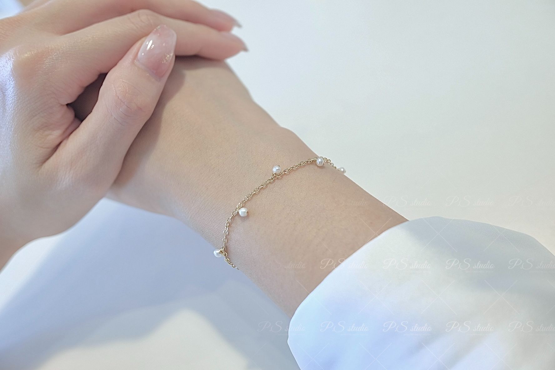 小鈴蘭。天然淡水珍珠磁扣手鍊✨美國注金。P.S studio。