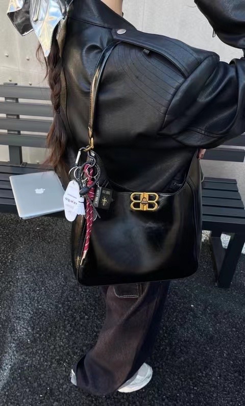 真皮托特包裡面+1個小包