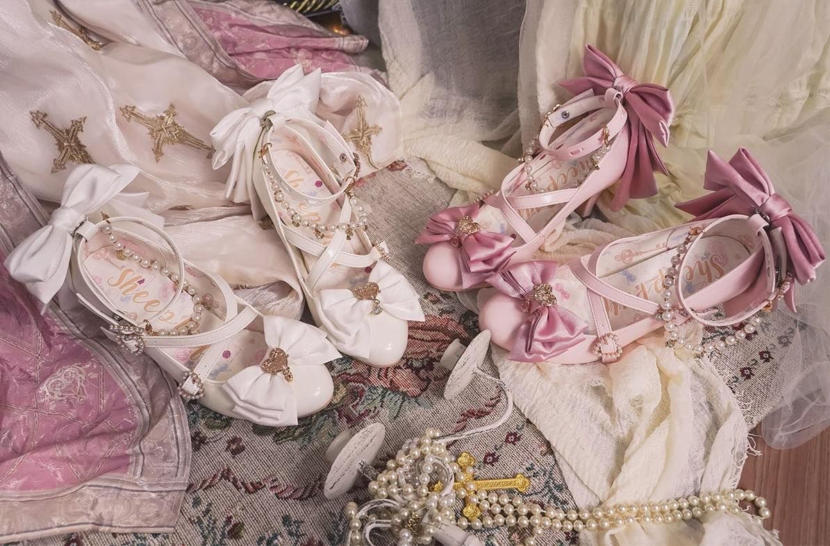 {淺色}【代購預購】lolita莫佳娜之鑰 垂墜寶石珠鏈珍珠愛心匙吊墜緞帶蝴蝶結尖頭高跟鞋/細跟高跟鞋/單鞋 甜美蘿莉塔