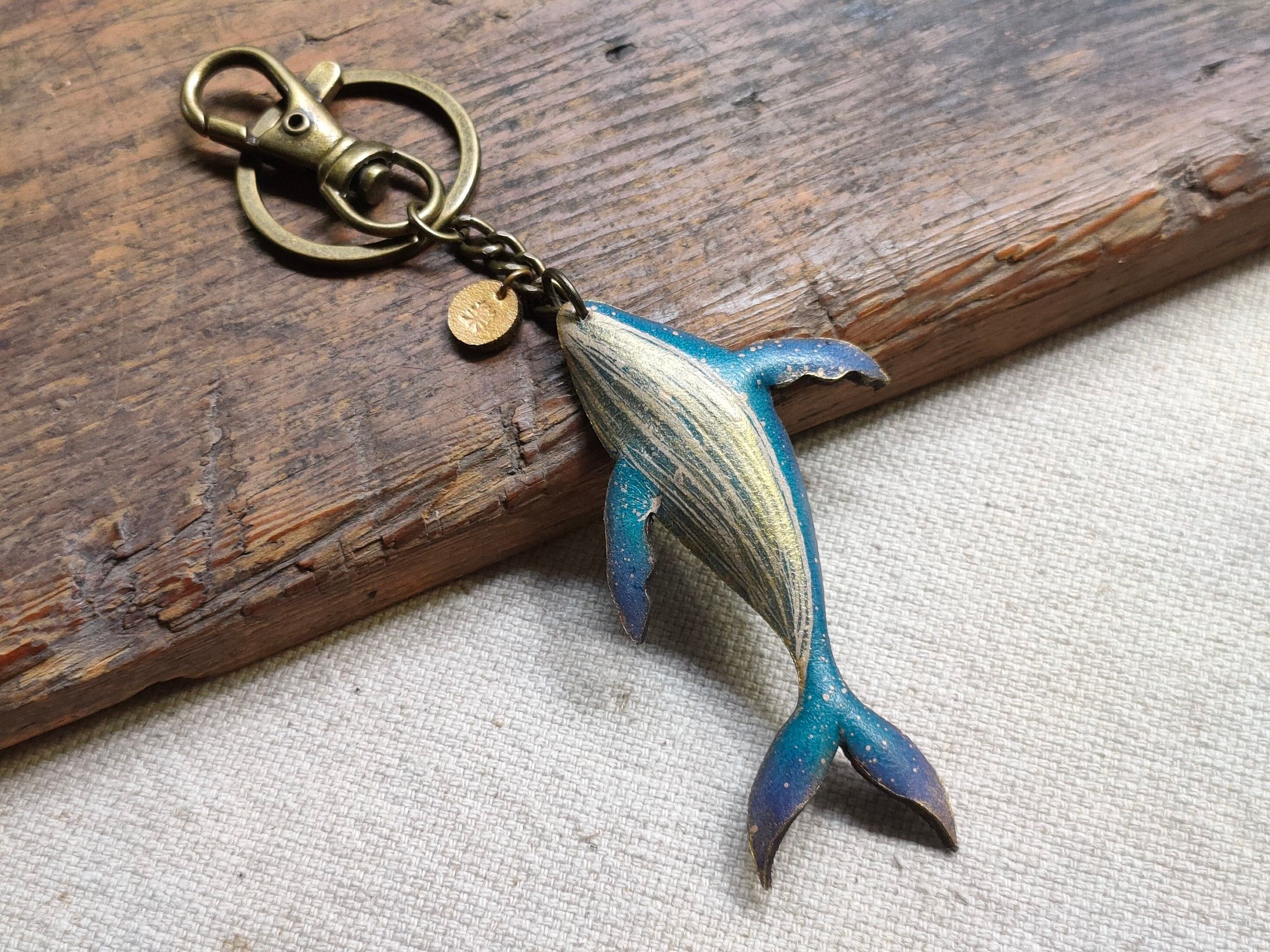 【鯨魚/隻】手染皮革飾品