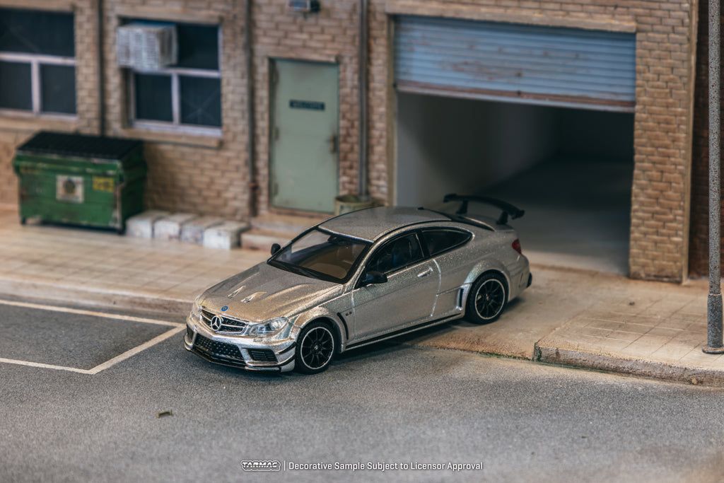 Tarmac Works 1/64 M-Benz C 63 AMG Coupé Black Series  銀色